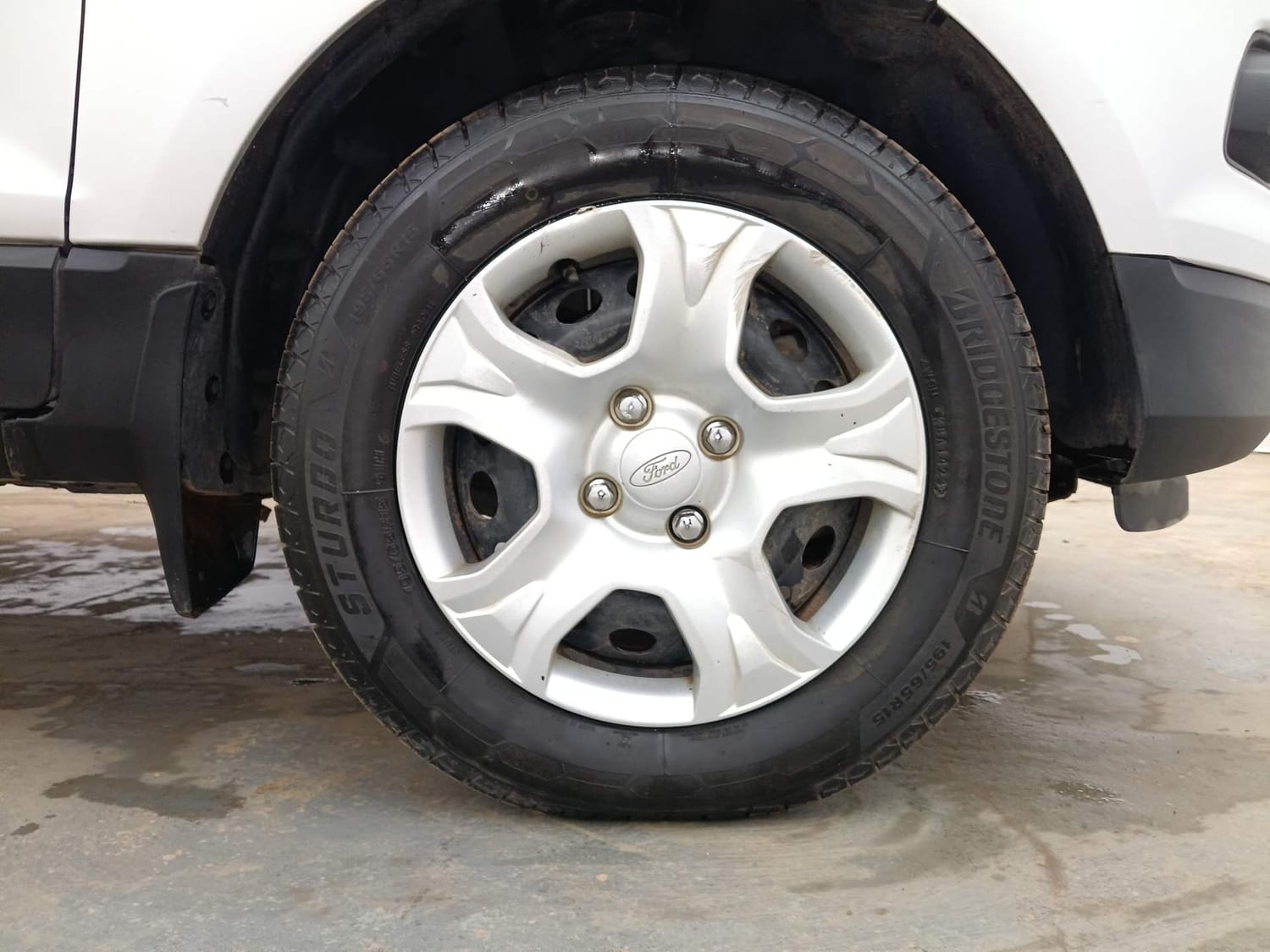 Used 2016 Ford EcoSport Trend 1.5L TDCi Diesel Manual tyres RIGHT FRONT TYRE RIM VIEW