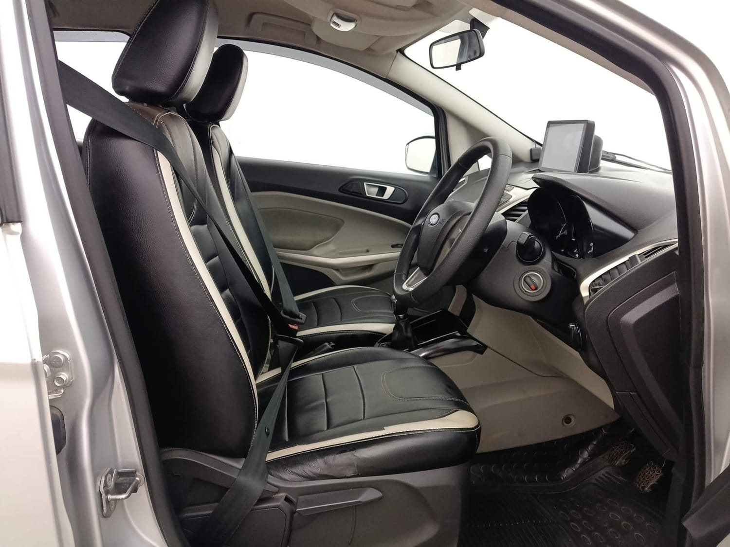 Used 2016 Ford EcoSport Trend 1.5L TDCi Diesel Manual interior RIGHT SIDE FRONT DOOR CABIN VIEW