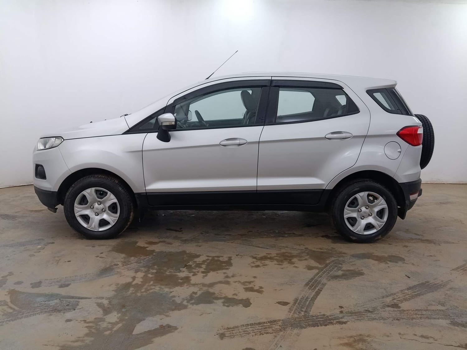 Used 2016 Ford EcoSport Trend 1.5L TDCi Diesel Manual exterior LEFT SIDE VIEW