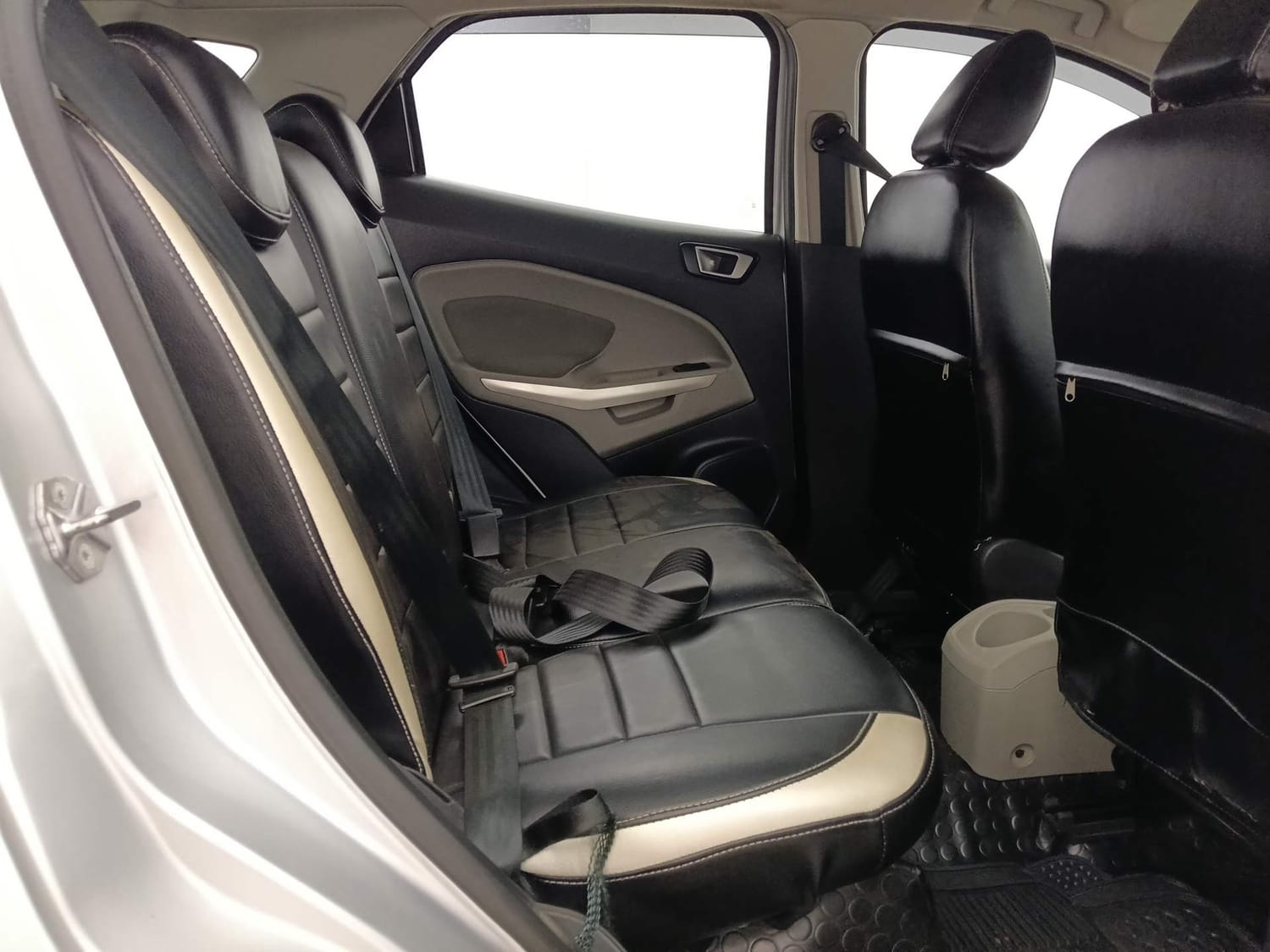Used 2016 Ford EcoSport Trend 1.5L TDCi Diesel Manual interior RIGHT SIDE REAR DOOR CABIN VIEW