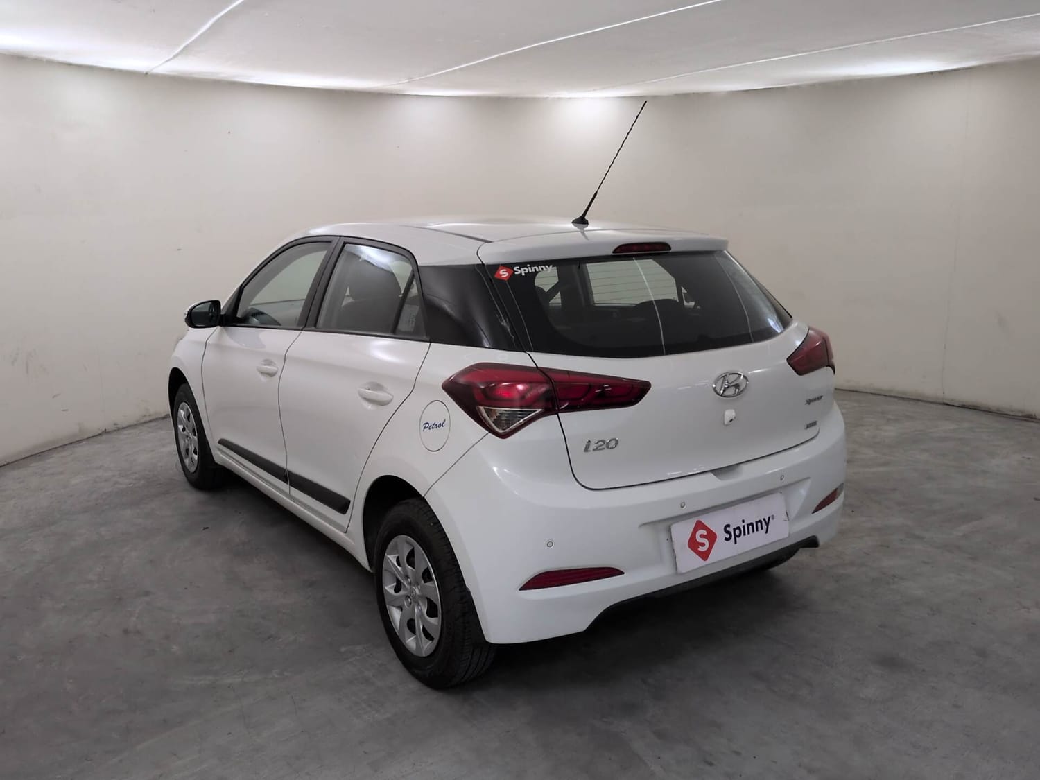 Used 2016 Hyundai Elite i20 Sportz 1.2 Petrol Manual exterior LEFT REAR CORNER VIEW