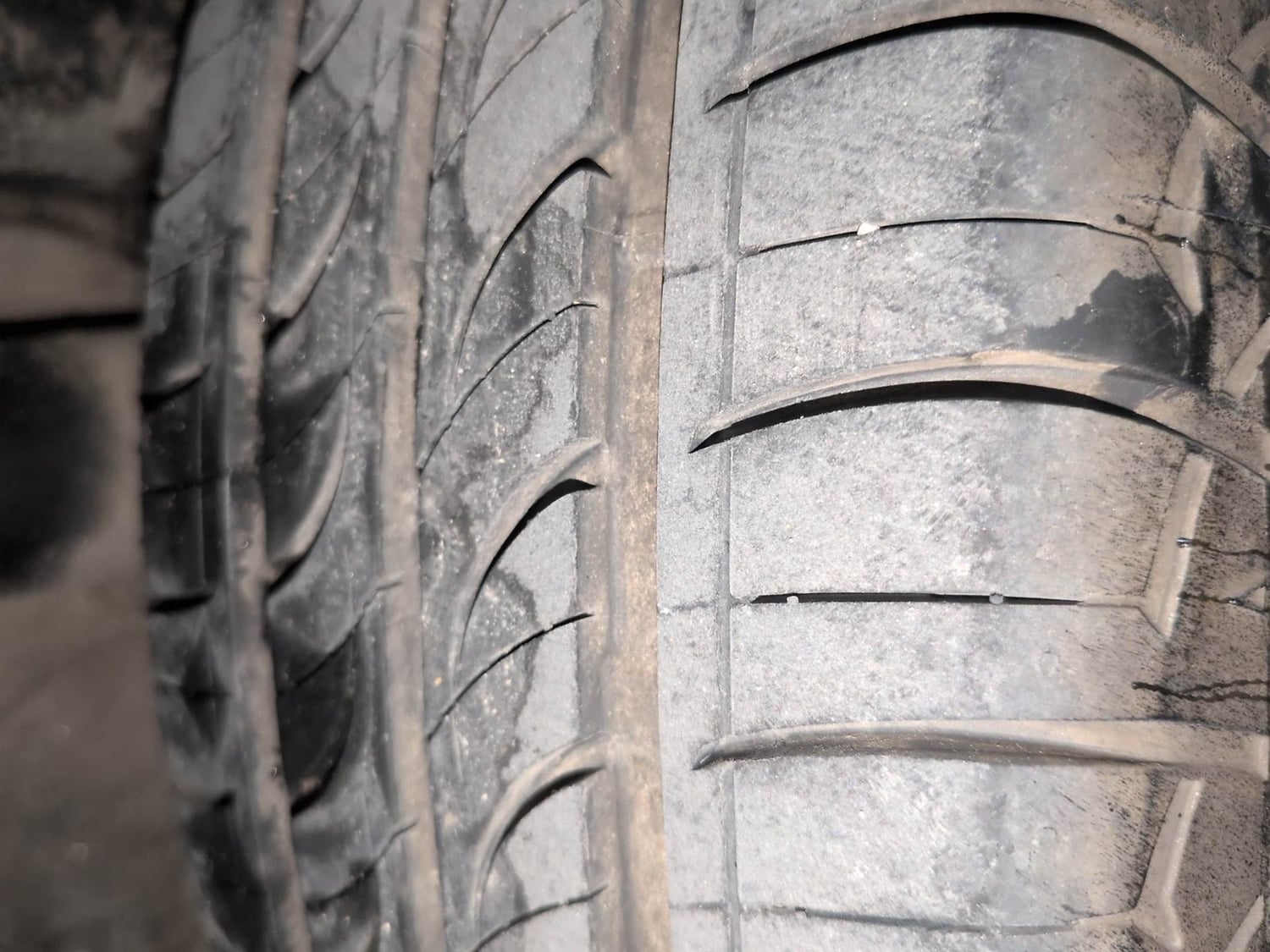 Used 2016 Hyundai Elite i20 Sportz 1.2 Petrol Manual tyres LEFT REAR TYRE TREAD VIEW