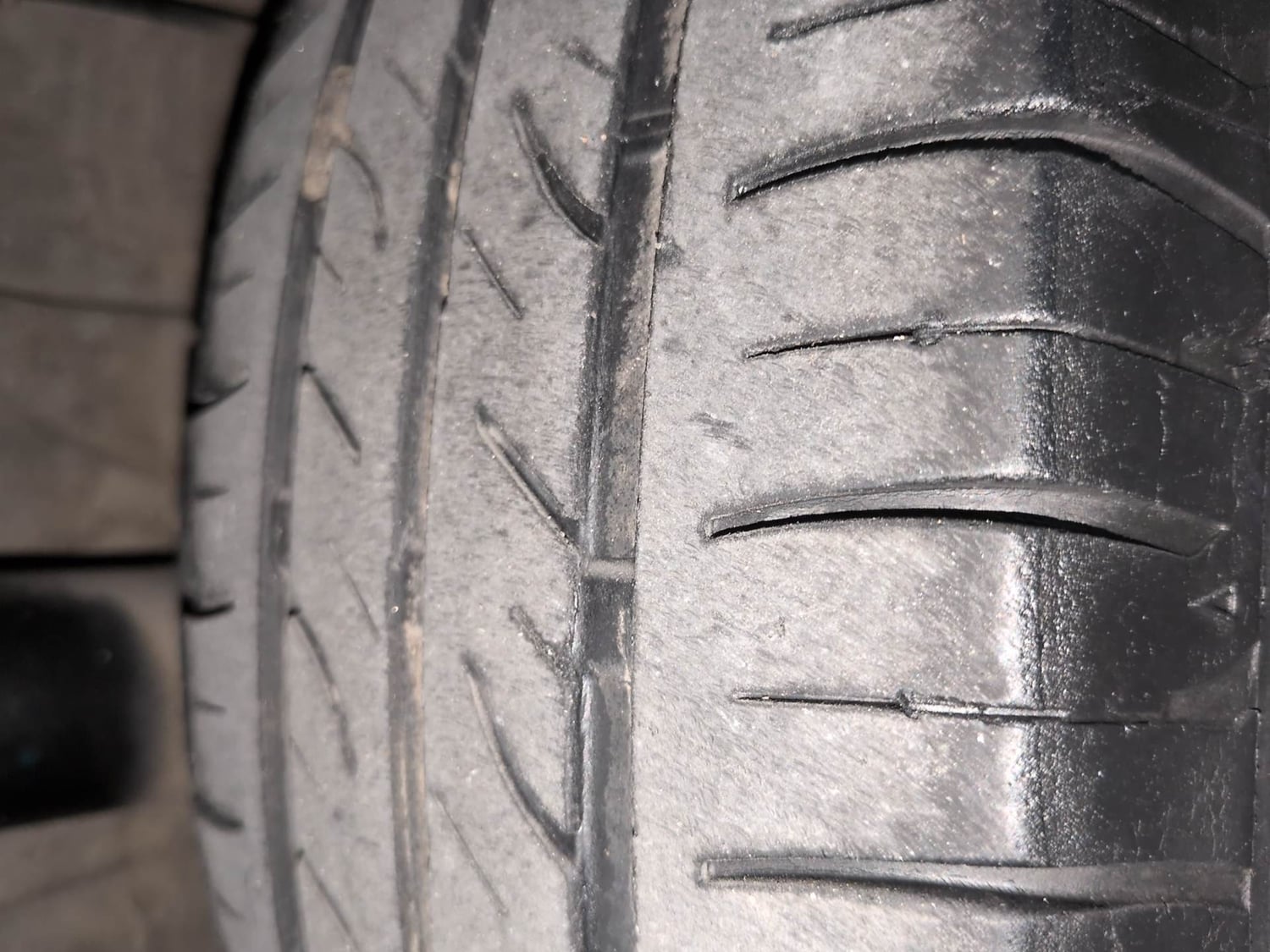 Used 2016 Hyundai Elite i20 Sportz 1.2 Petrol Manual tyres RIGHT REAR TYRE TREAD VIEW