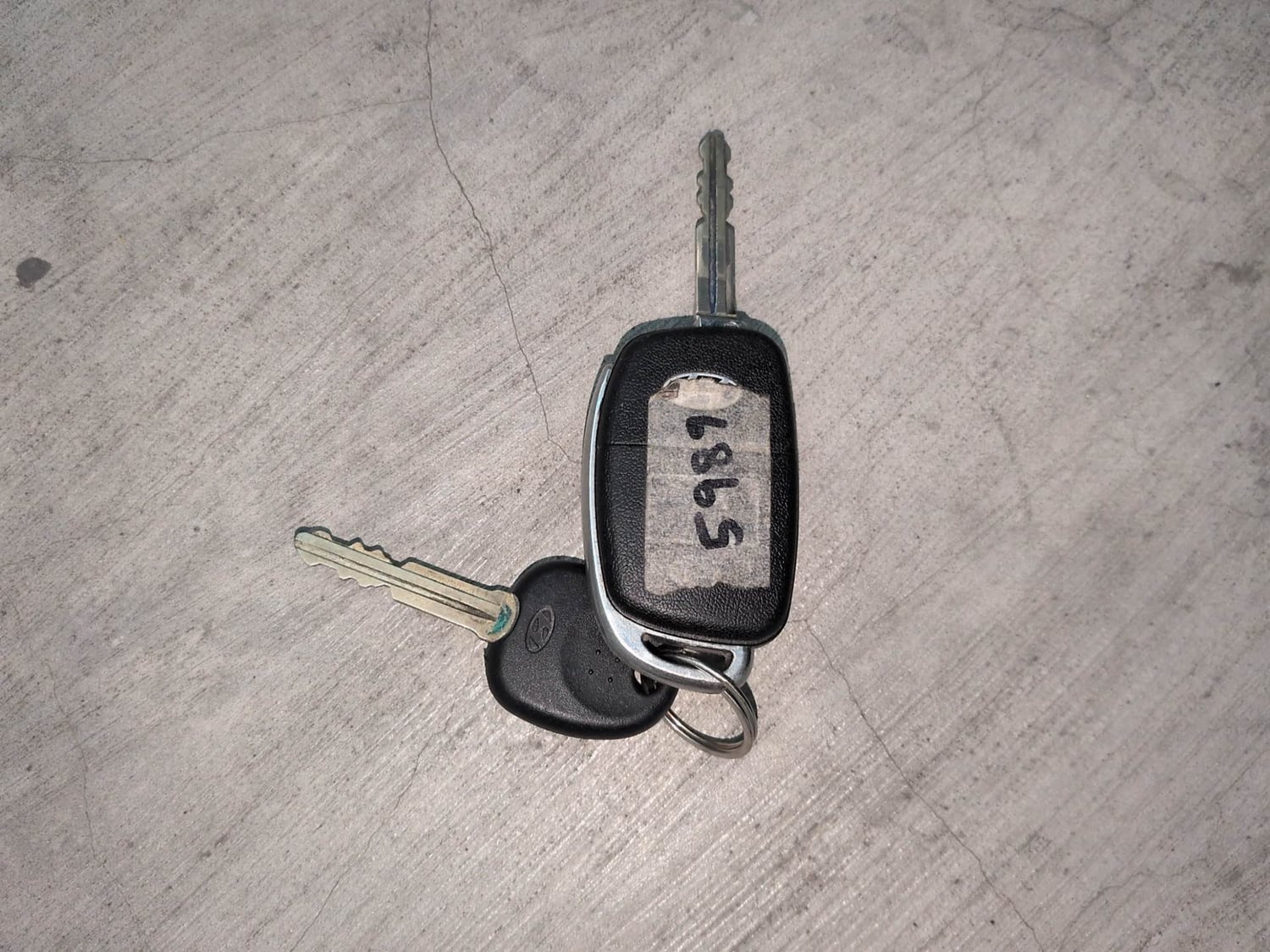 Used 2016 Hyundai Elite i20 Sportz 1.2 Petrol Manual extra CAR KEY VIEW