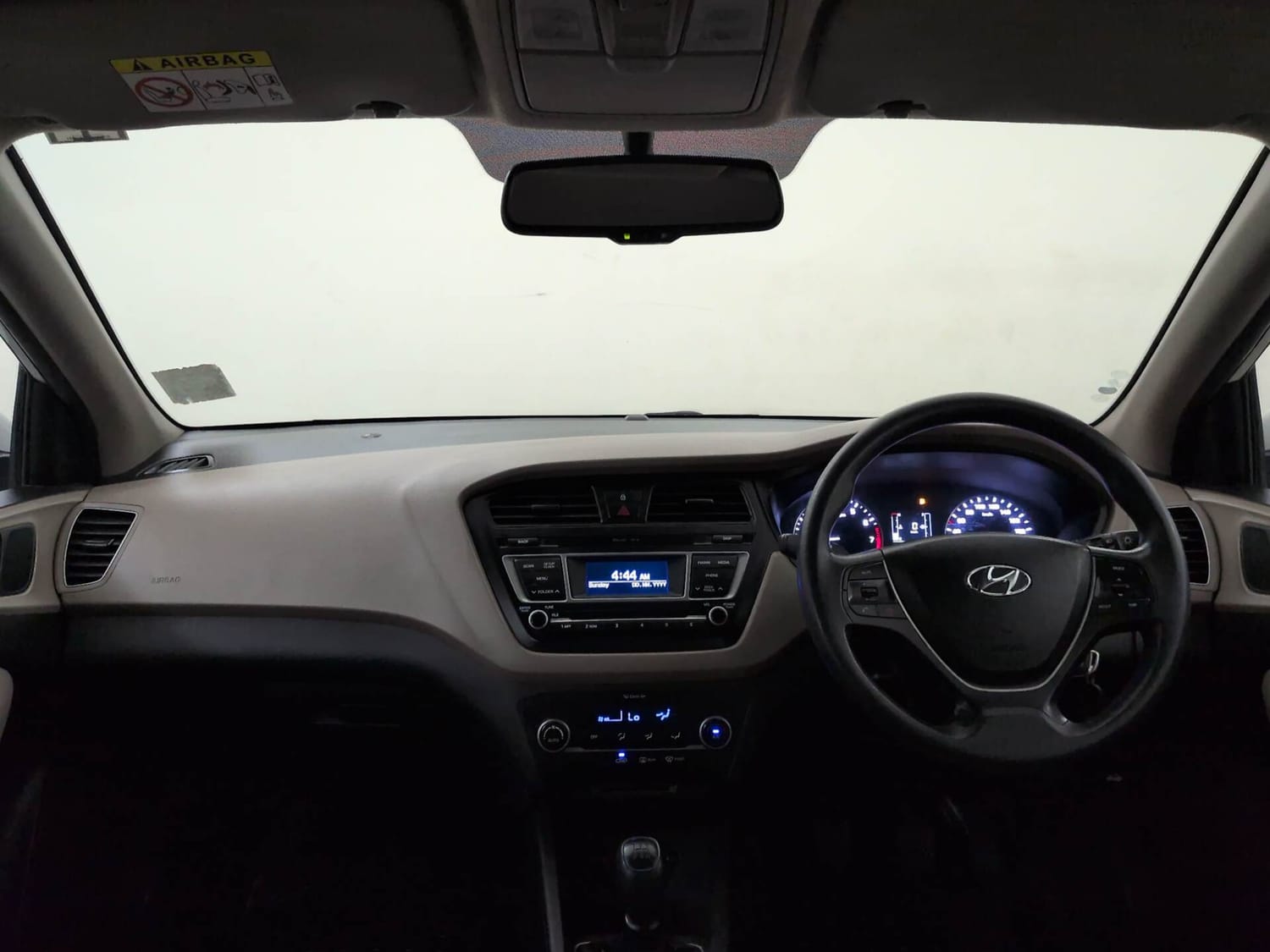 Used 2016 Hyundai Elite i20 Sportz 1.2 Petrol Manual interior DASHBOARD VIEW