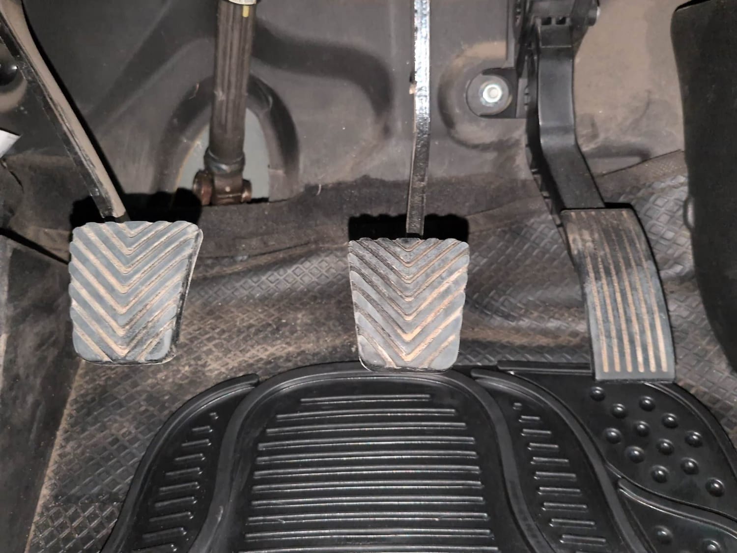 Used 2016 Hyundai Elite i20 Sportz 1.2 Petrol Manual interior PEDALS VIEW