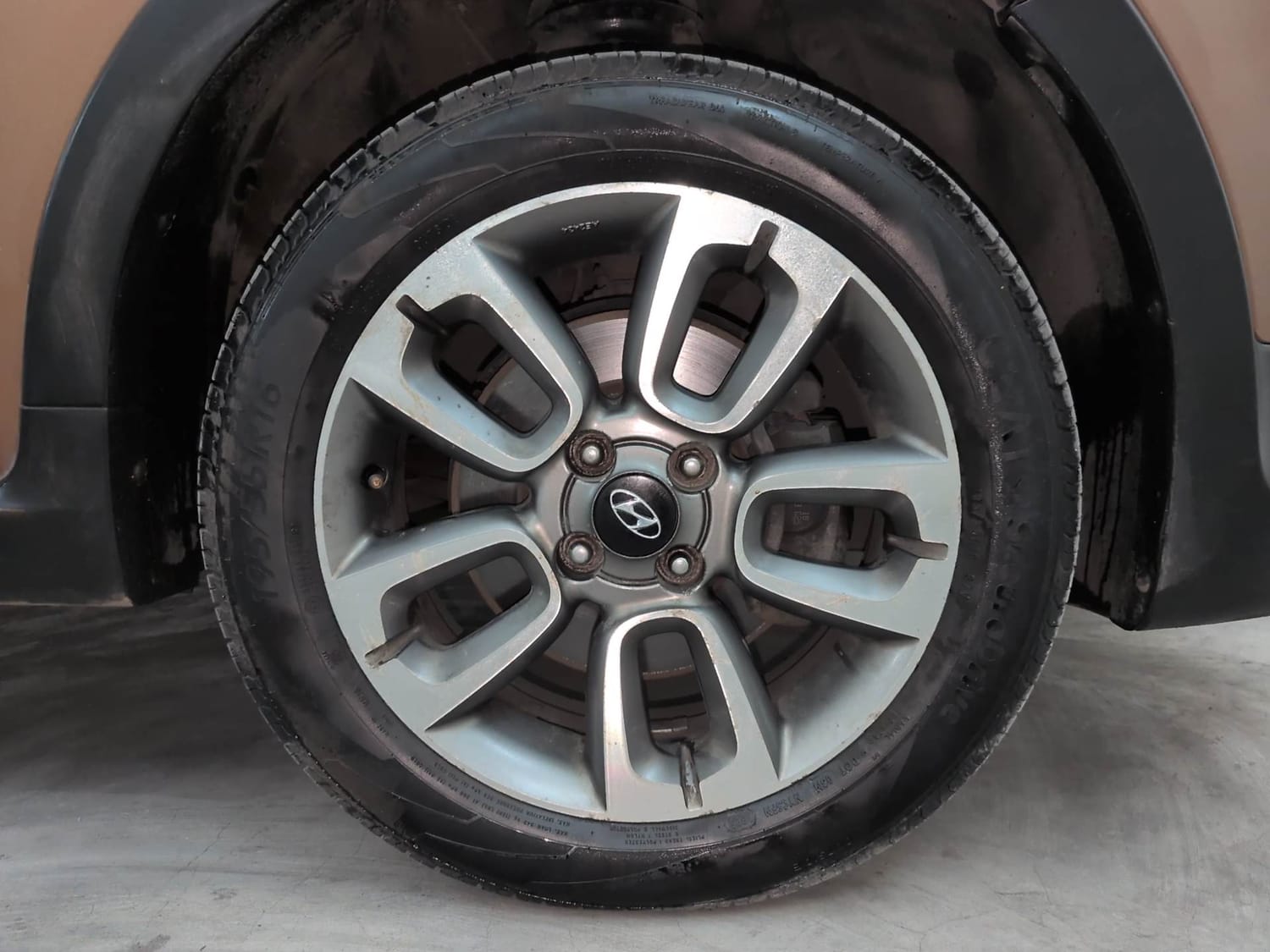 Used 2016 Hyundai i20 Active 1.2 SX Petrol Manual tyres RIGHT FRONT TYRE RIM VIEW
