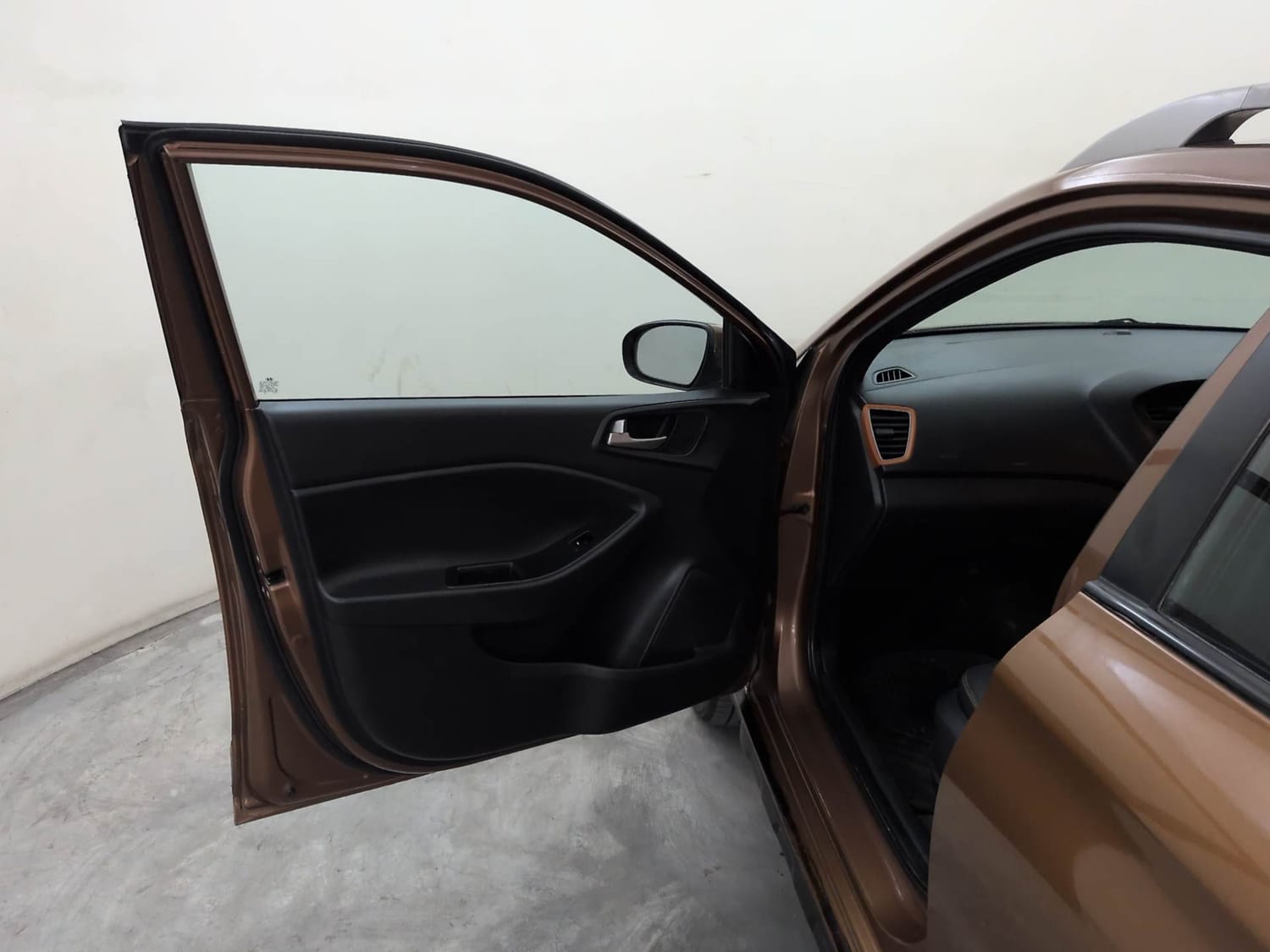 Used 2016 Hyundai i20 Active 1.2 SX Petrol Manual interior LEFT FRONT DOOR OPEN VIEW