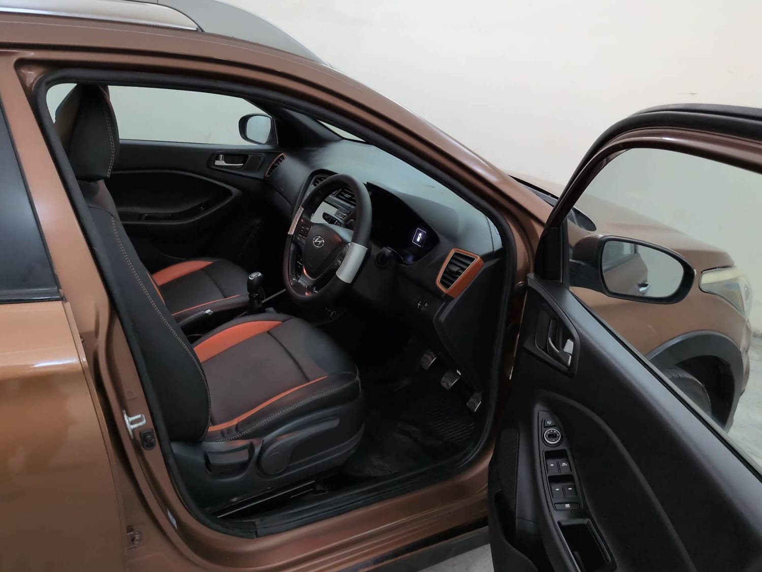 Used 2016 Hyundai i20 Active 1.2 SX Petrol Manual interior RIGHT SIDE FRONT DOOR CABIN VIEW
