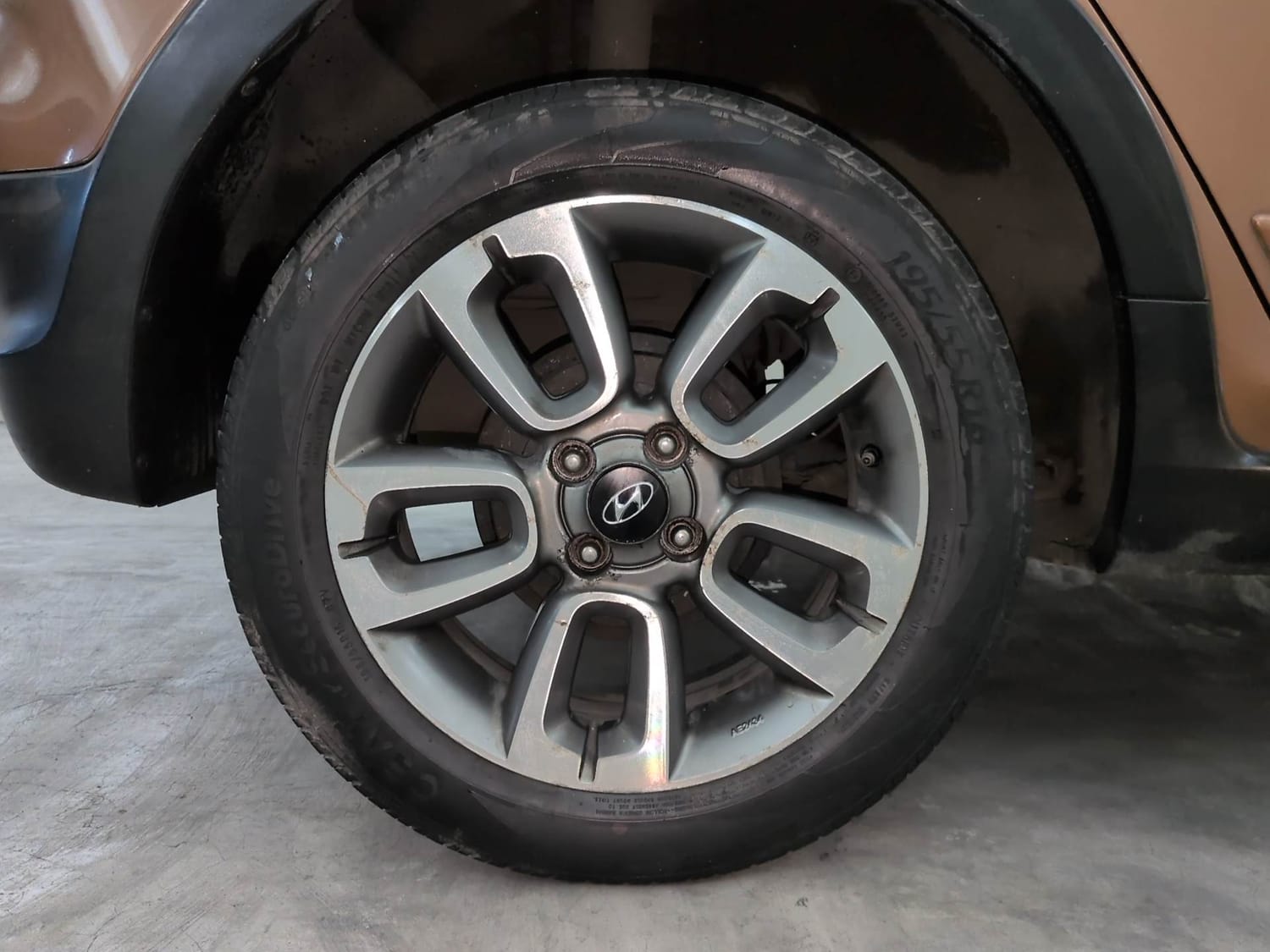Used 2016 Hyundai i20 Active 1.2 SX Petrol Manual tyres RIGHT REAR TYRE RIM VIEW