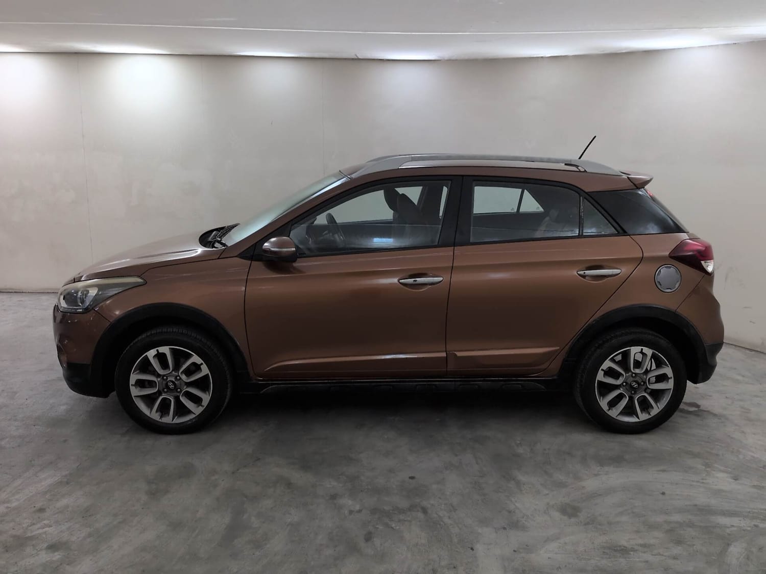 Used 2016 Hyundai i20 Active 1.2 SX Petrol Manual exterior LEFT SIDE VIEW