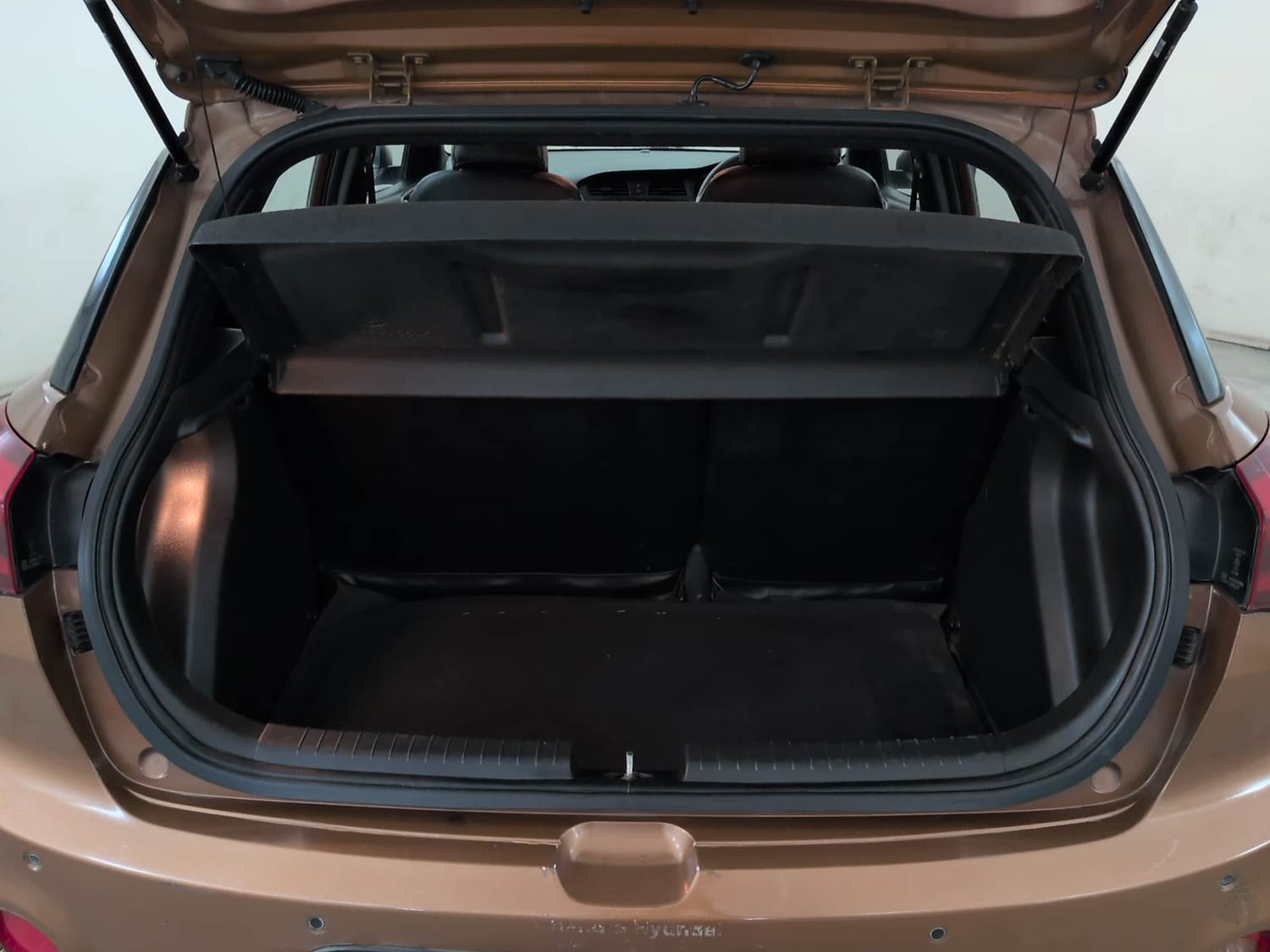 Used 2016 Hyundai i20 Active 1.2 SX Petrol Manual interior DICKY INSIDE VIEW