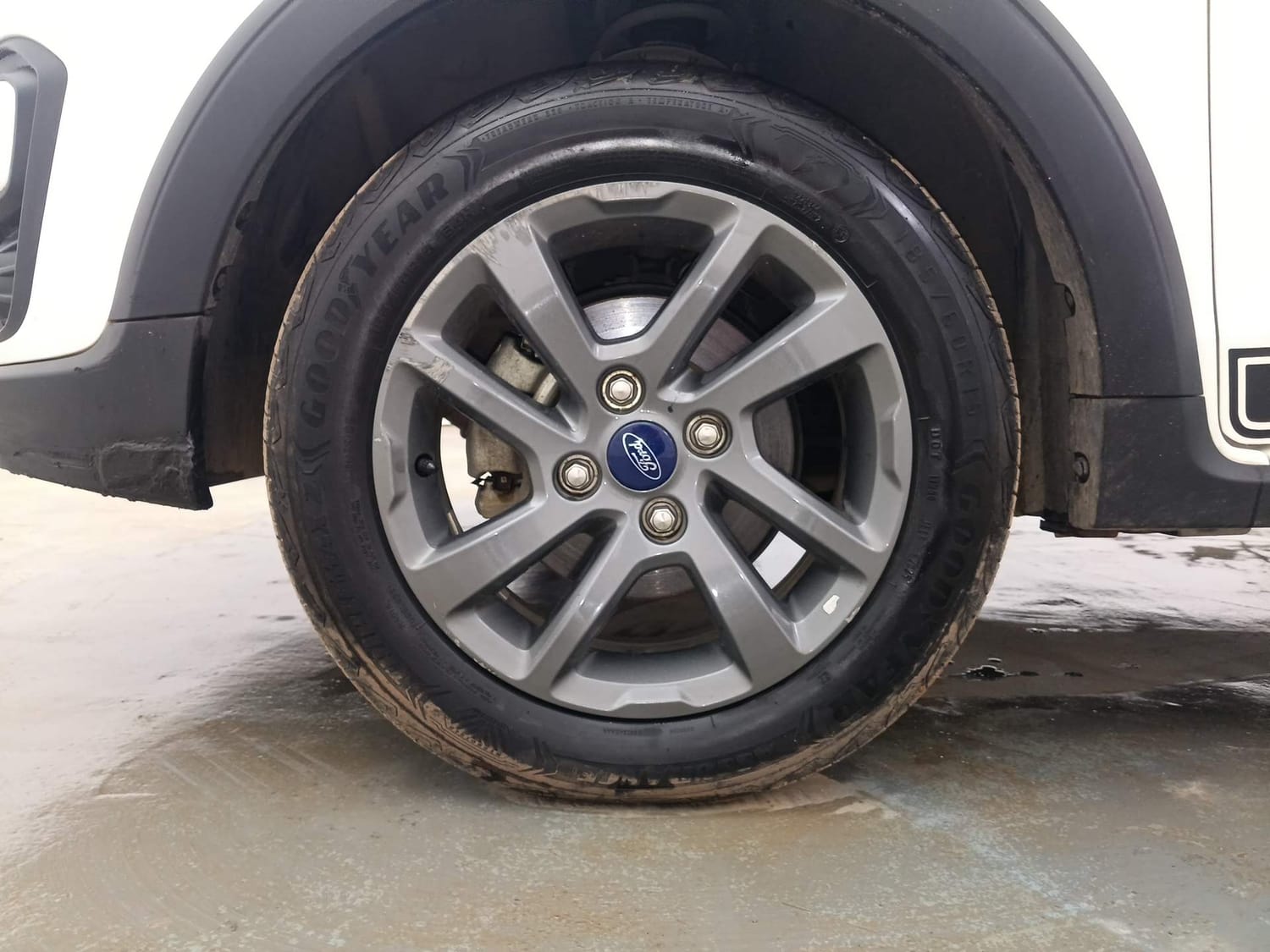 Used 2021 Ford Freestyle Titanium 1.2 Ti-VCT Petrol Manual tyres LEFT FRONT TYRE RIM VIEW