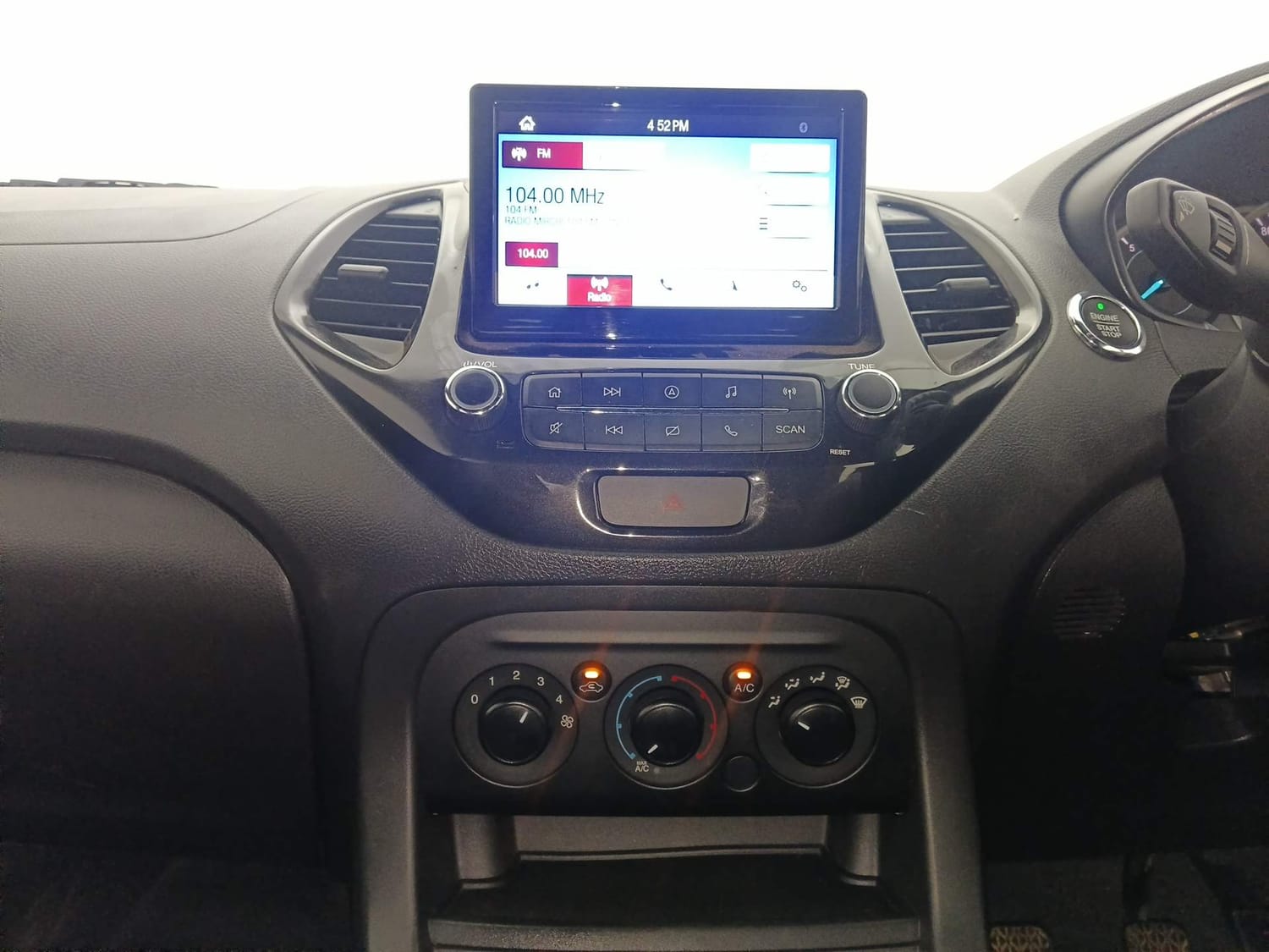 Used 2021 Ford Freestyle Titanium 1.2 Ti-VCT Petrol Manual interior MUSIC SYSTEM & AC CONTROL VIEW