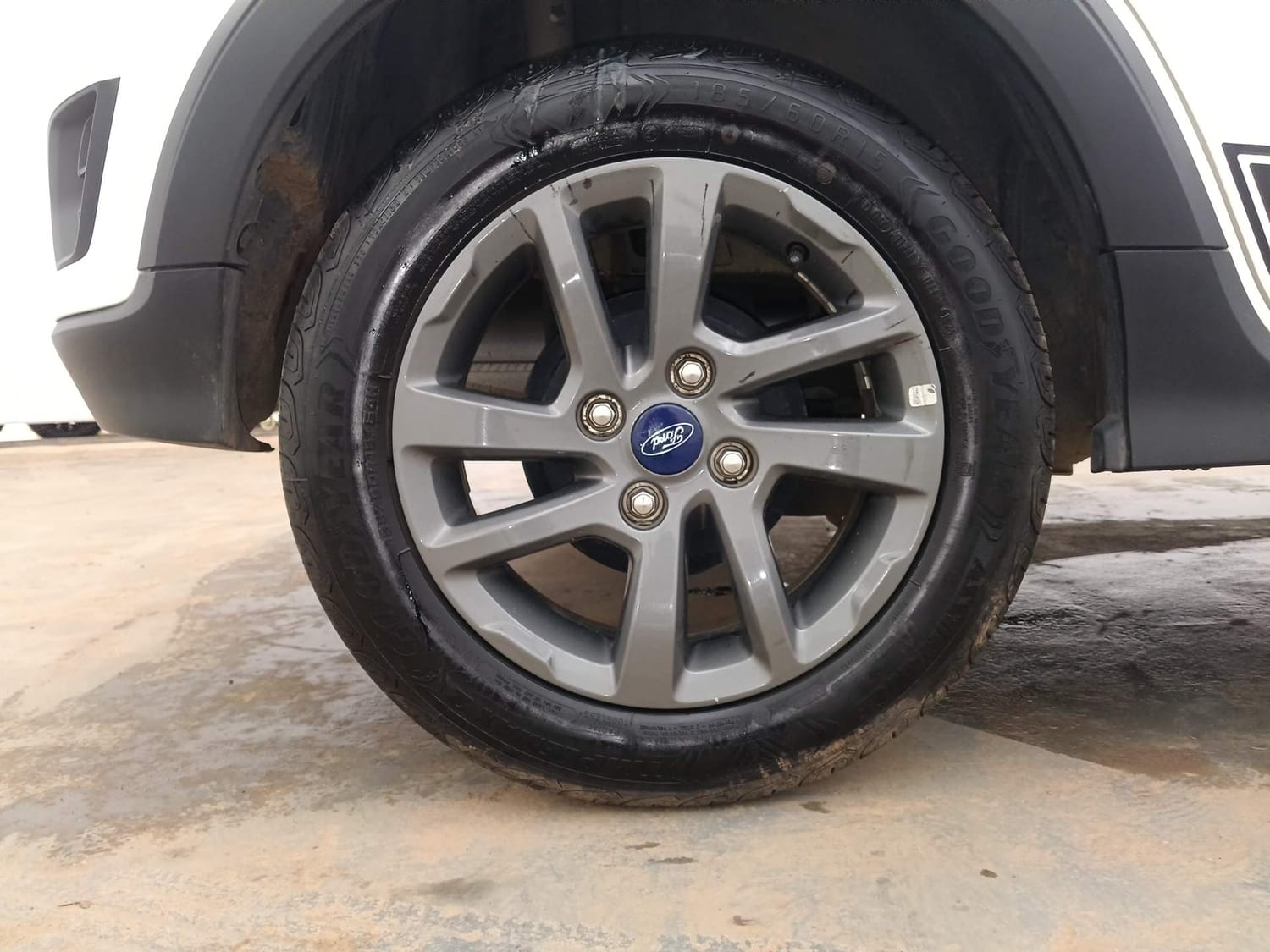 Used 2021 Ford Freestyle Titanium 1.2 Ti-VCT Petrol Manual tyres RIGHT REAR TYRE RIM VIEW