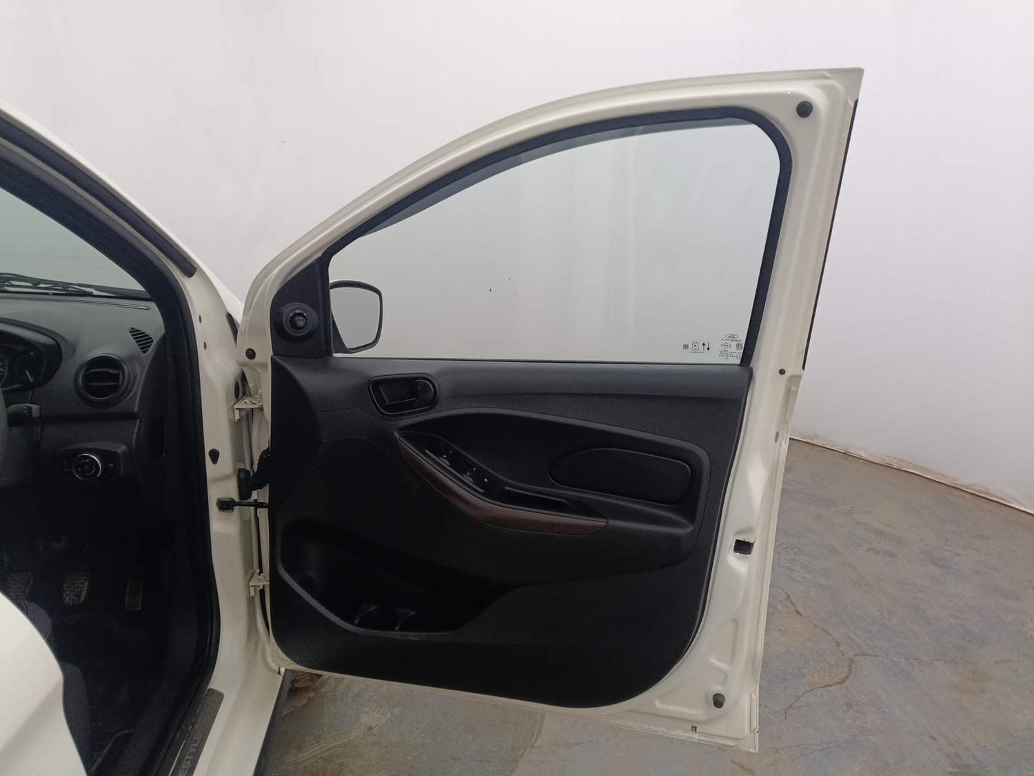 Used 2021 Ford Freestyle Titanium 1.2 Ti-VCT Petrol Manual interior RIGHT FRONT DOOR OPEN VIEW