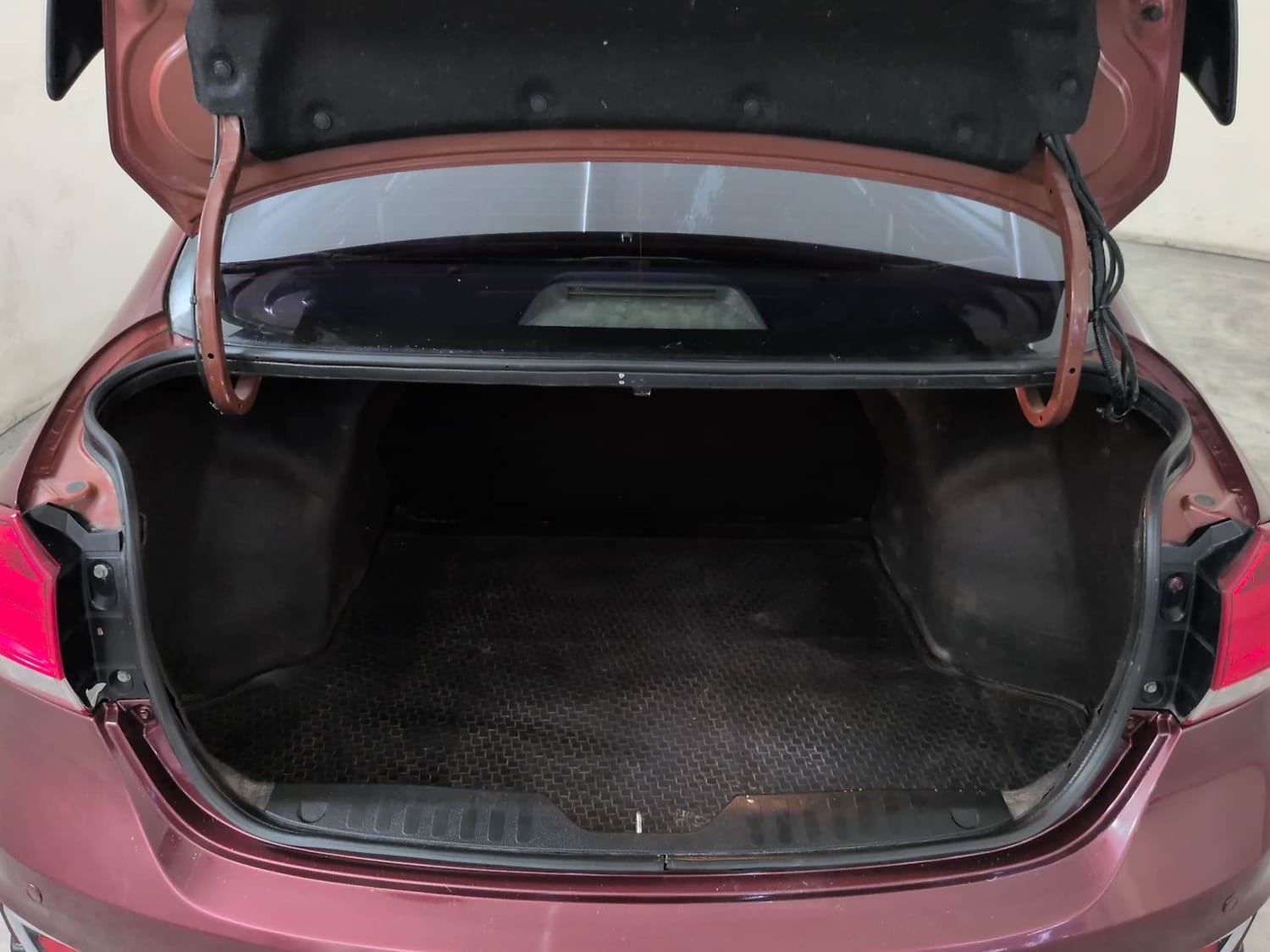 Used 2020 Maruti Suzuki Ciaz S 1.5 MT Petrol Manual interior DICKY INSIDE VIEW