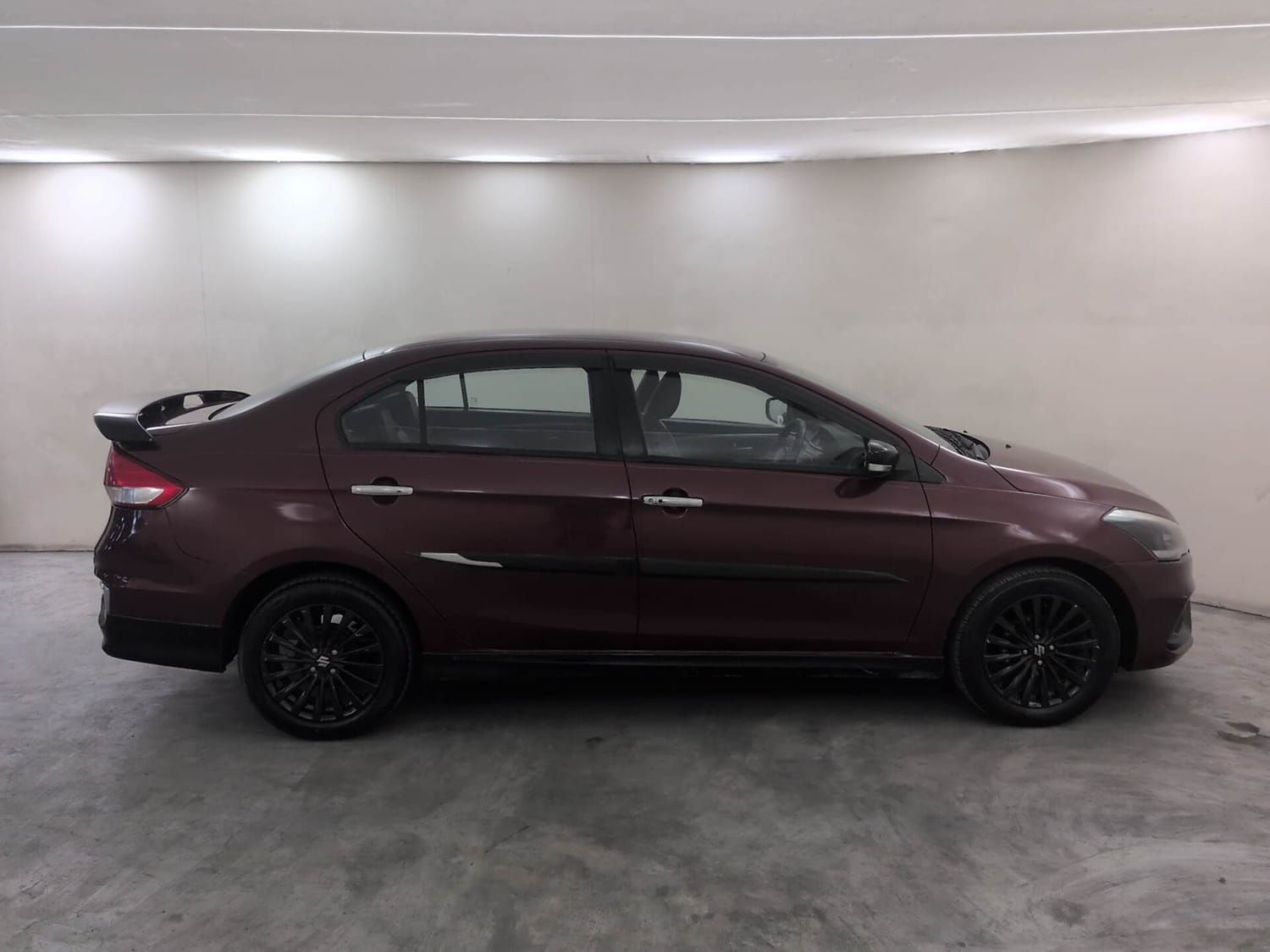 Used 2020 Maruti Suzuki Ciaz S 1.5 MT Petrol Manual exterior RIGHT SIDE VIEW