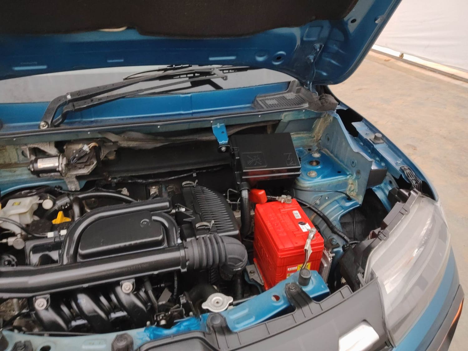 Used 2022 Renault Kwid CLIMBER 1.0 Opt Petrol Manual engine ENGINE LEFT SIDE VIEW