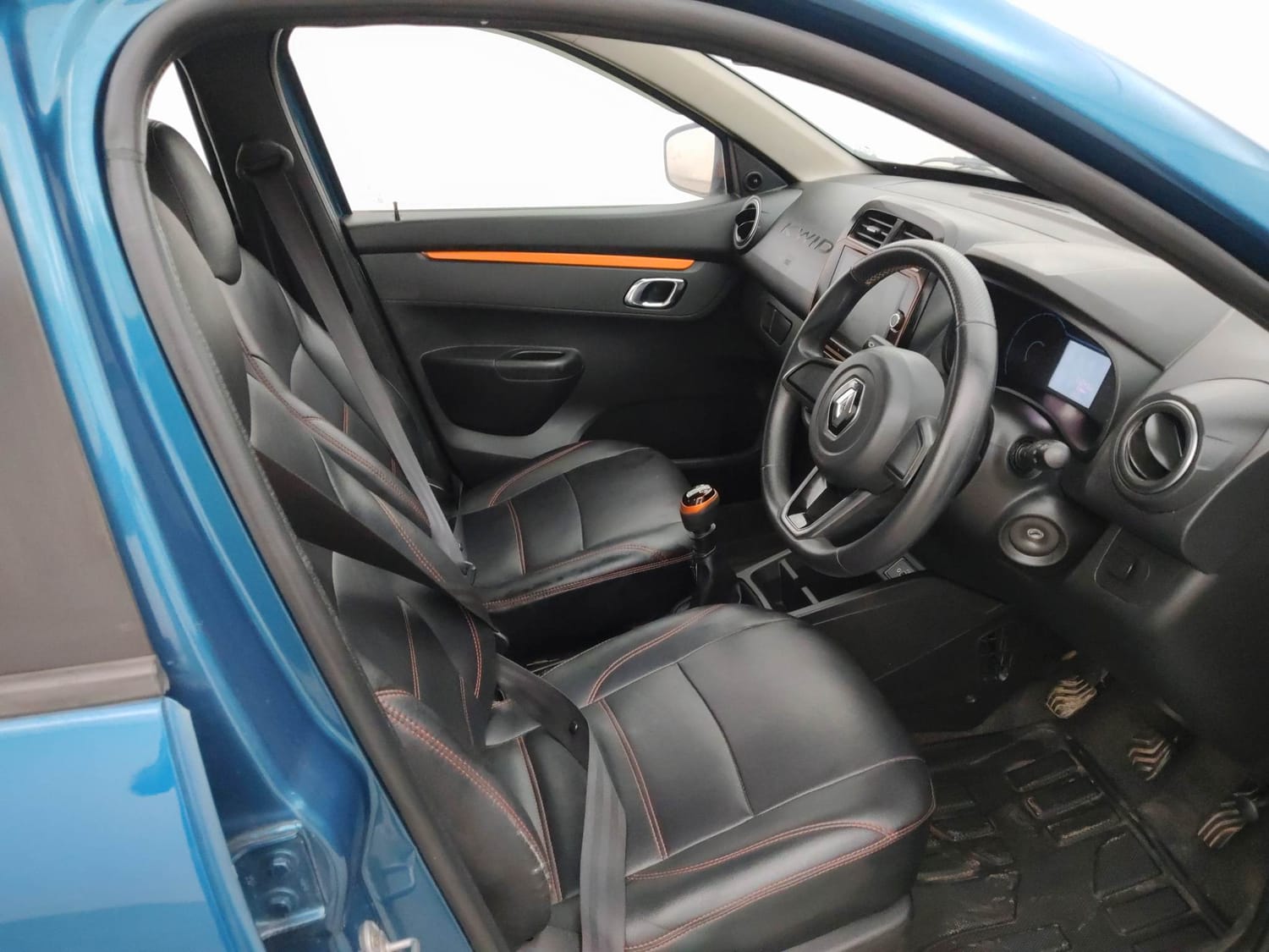 Used 2022 Renault Kwid CLIMBER 1.0 Opt Petrol Manual interior RIGHT SIDE FRONT DOOR CABIN VIEW