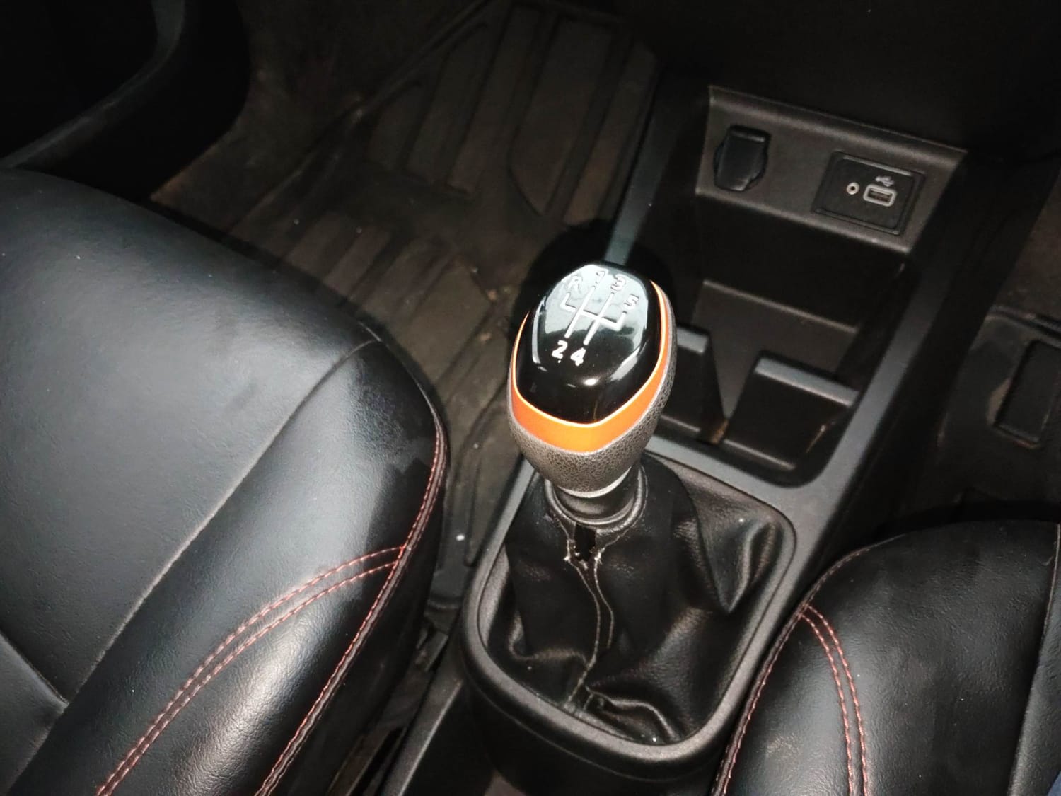 Used 2022 Renault Kwid CLIMBER 1.0 Opt Petrol Manual interior GEAR  KNOB VIEW