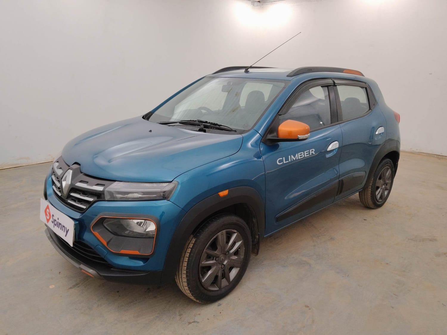 Used 2022 Renault Kwid CLIMBER 1.0 Opt Petrol Manual exterior LEFT FRONT CORNER VIEW