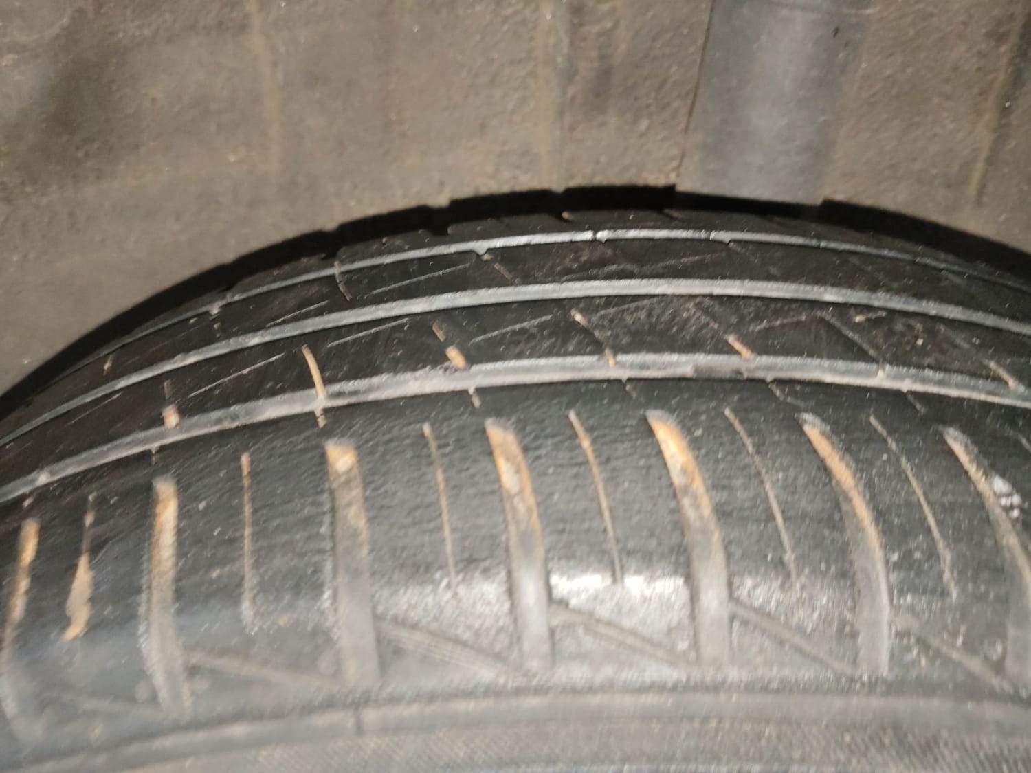 Used 2022 Renault Kwid CLIMBER 1.0 Opt Petrol Manual tyres LEFT REAR TYRE TREAD VIEW