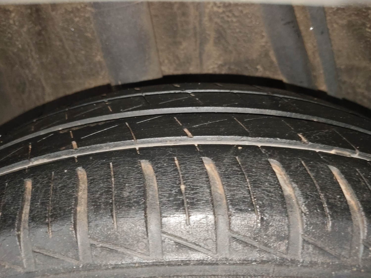 Used 2022 Renault Kwid CLIMBER 1.0 Opt Petrol Manual tyres RIGHT REAR TYRE TREAD VIEW