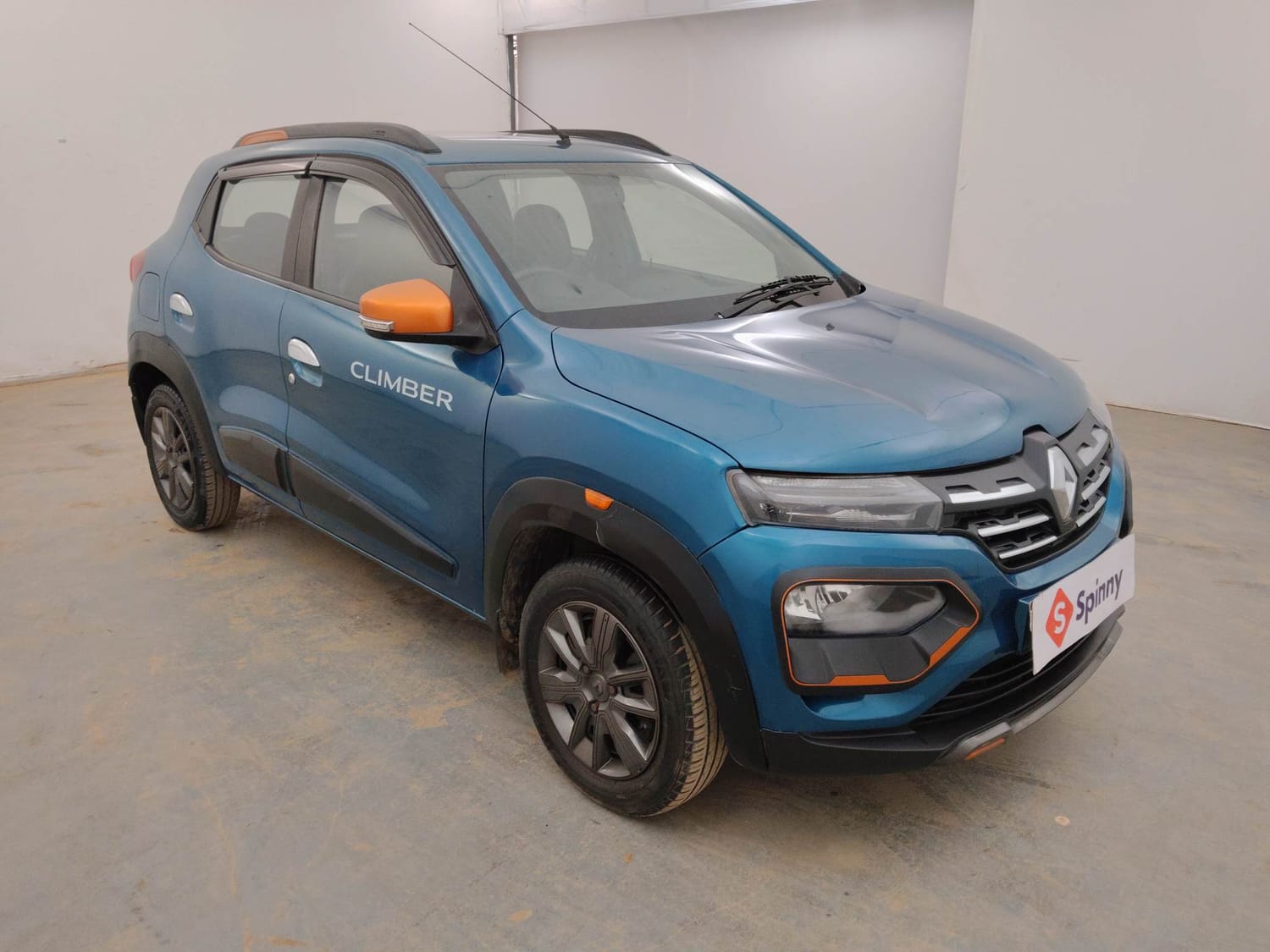 Used 2022 Renault Kwid CLIMBER 1.0 Opt Petrol Manual exterior RIGHT FRONT CORNER VIEW