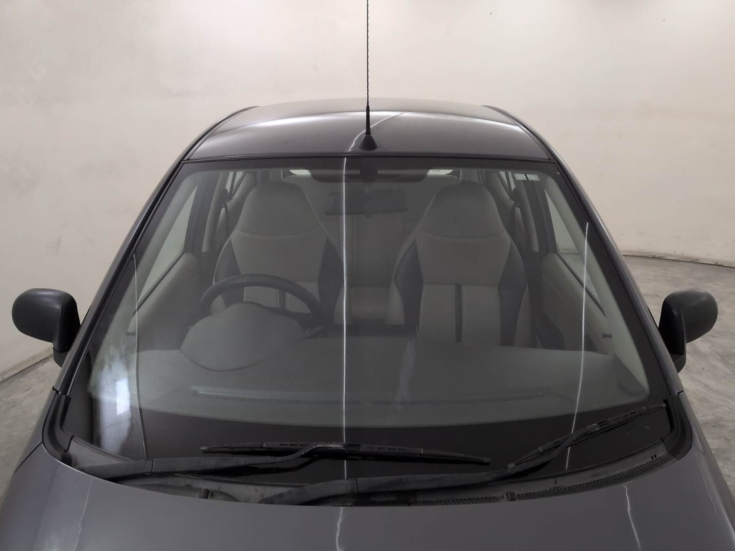 Used 2016 Hyundai i10 Magna 1.1 iRDE2 Petrol Manual exterior FRONT WINDSHIELD VIEW
