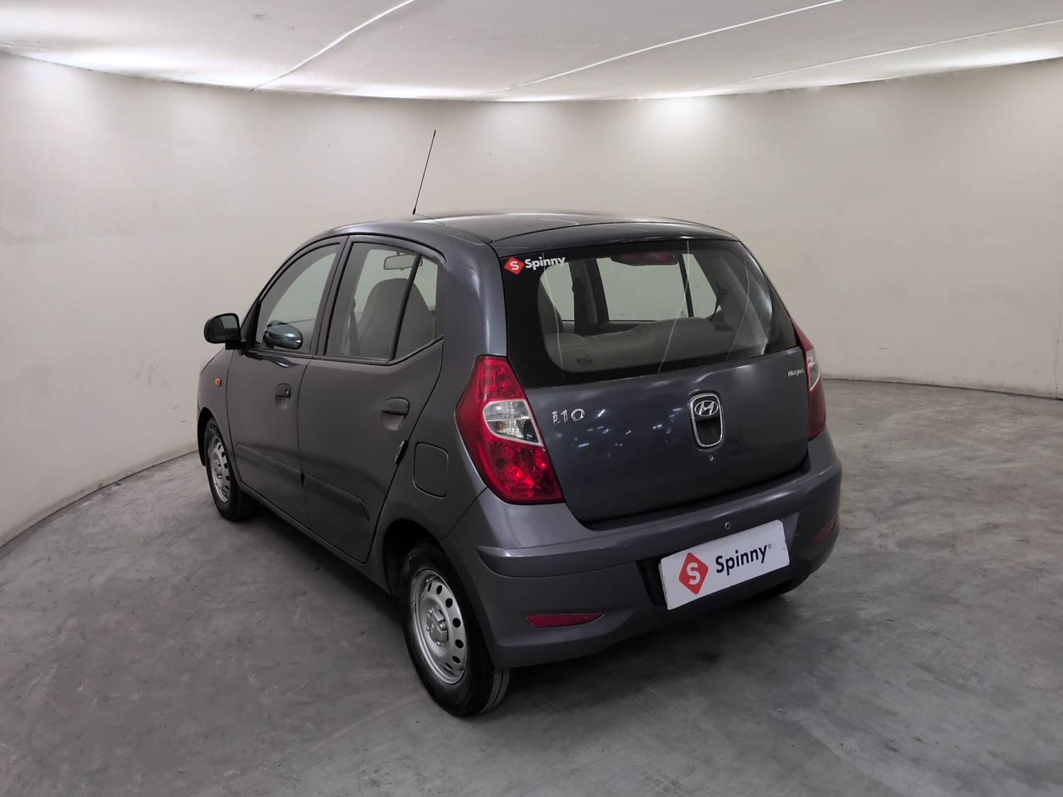Used 2016 Hyundai i10 Magna 1.1 iRDE2 Petrol Manual exterior LEFT REAR CORNER VIEW