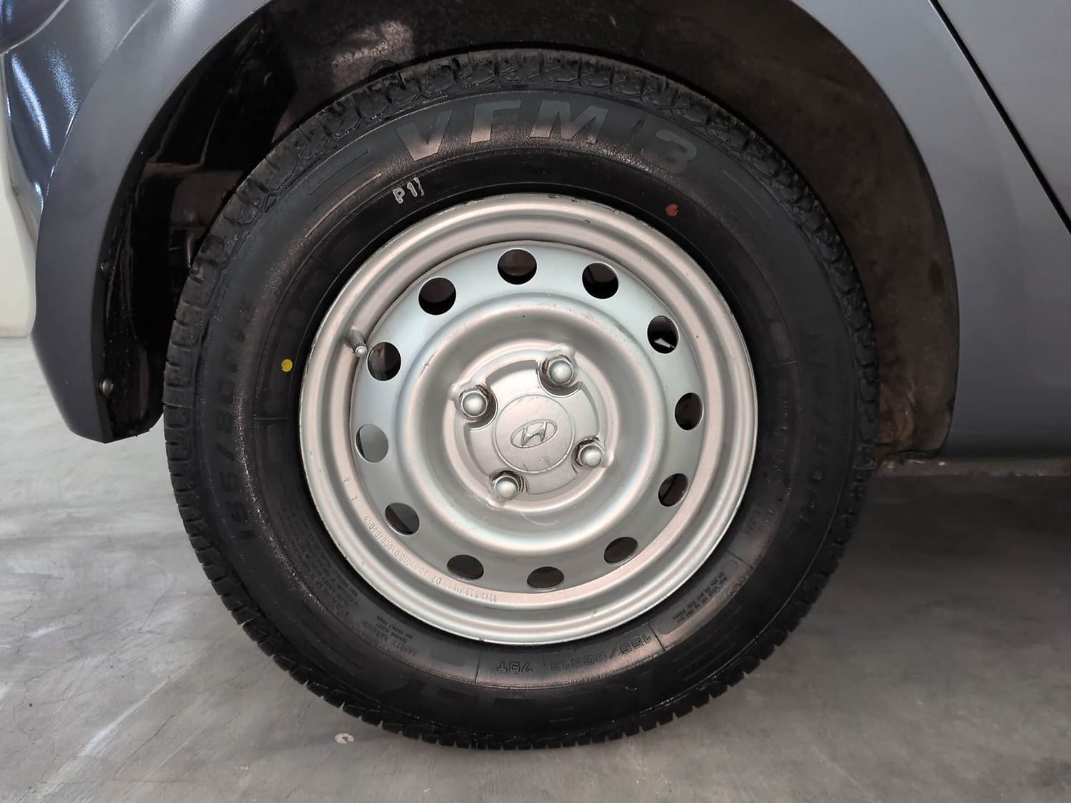 Used 2016 Hyundai i10 Magna 1.1 iRDE2 Petrol Manual tyres RIGHT REAR TYRE RIM VIEW