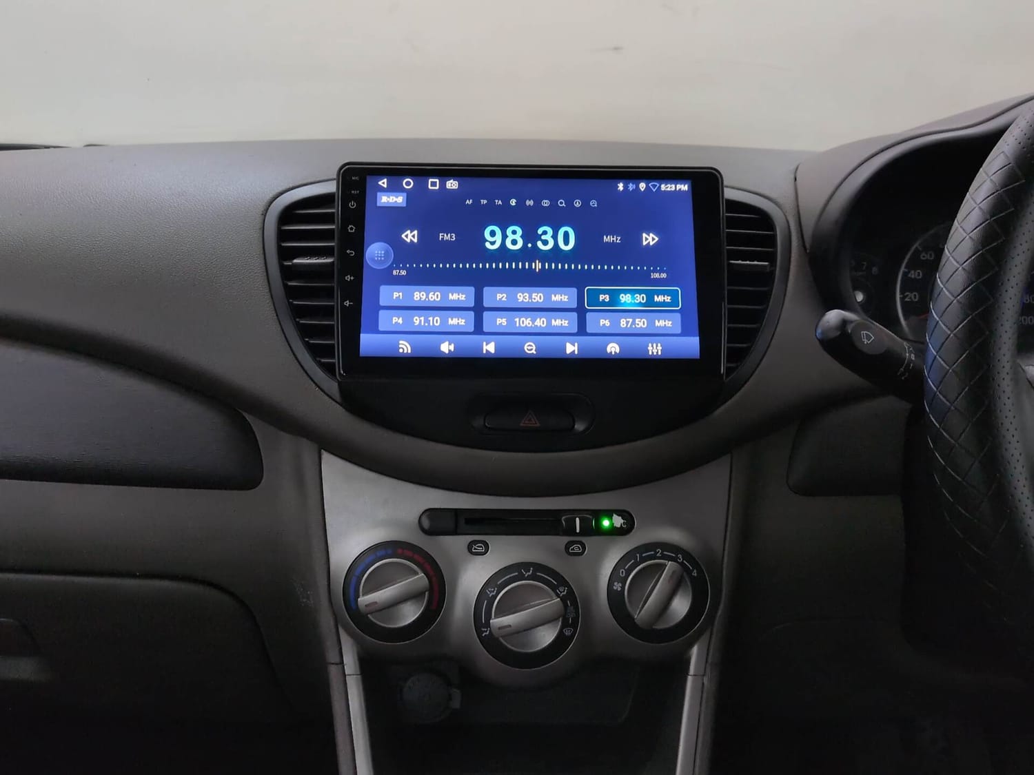 Used 2016 Hyundai i10 Magna 1.1 iRDE2 Petrol Manual interior MUSIC SYSTEM & AC CONTROL VIEW