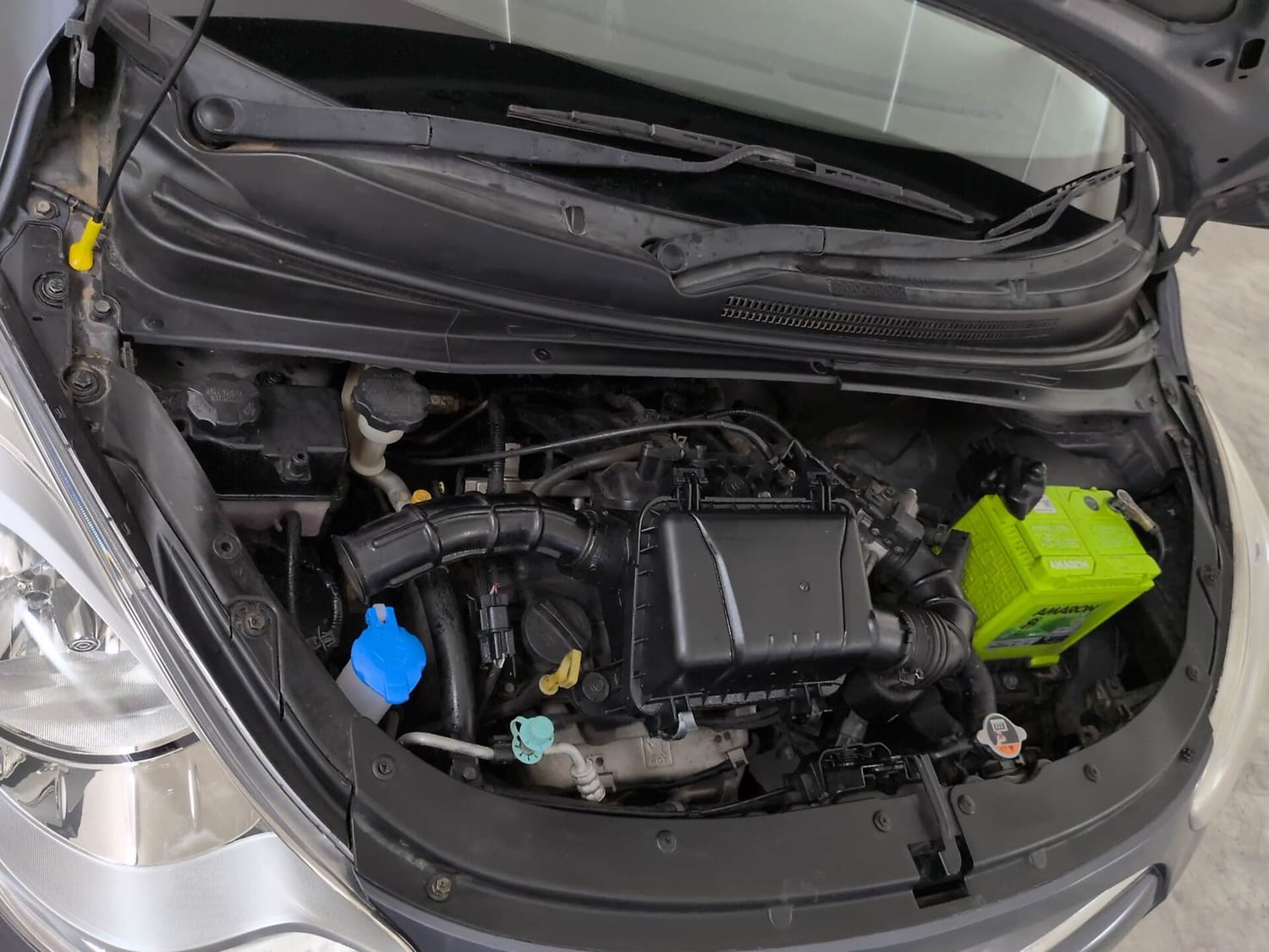 Used 2016 Hyundai i10 Magna 1.1 iRDE2 Petrol Manual engine ENGINE RIGHT SIDE VIEW