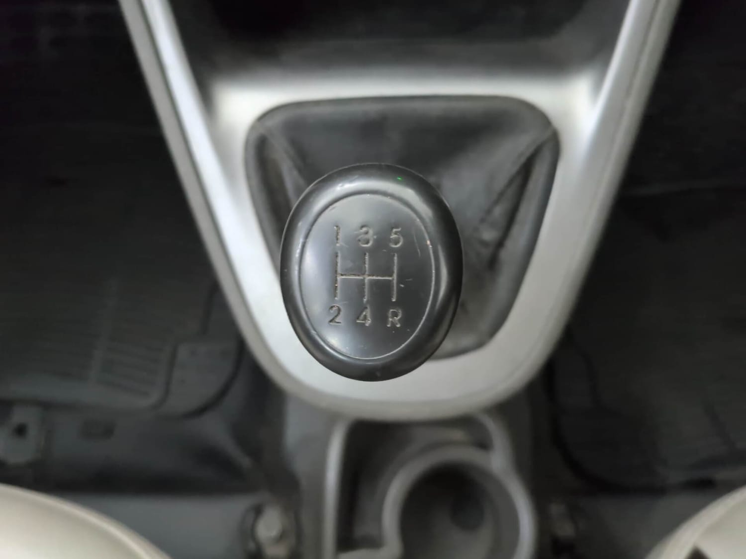 Used 2016 Hyundai i10 Magna 1.1 iRDE2 Petrol Manual interior GEAR  KNOB VIEW