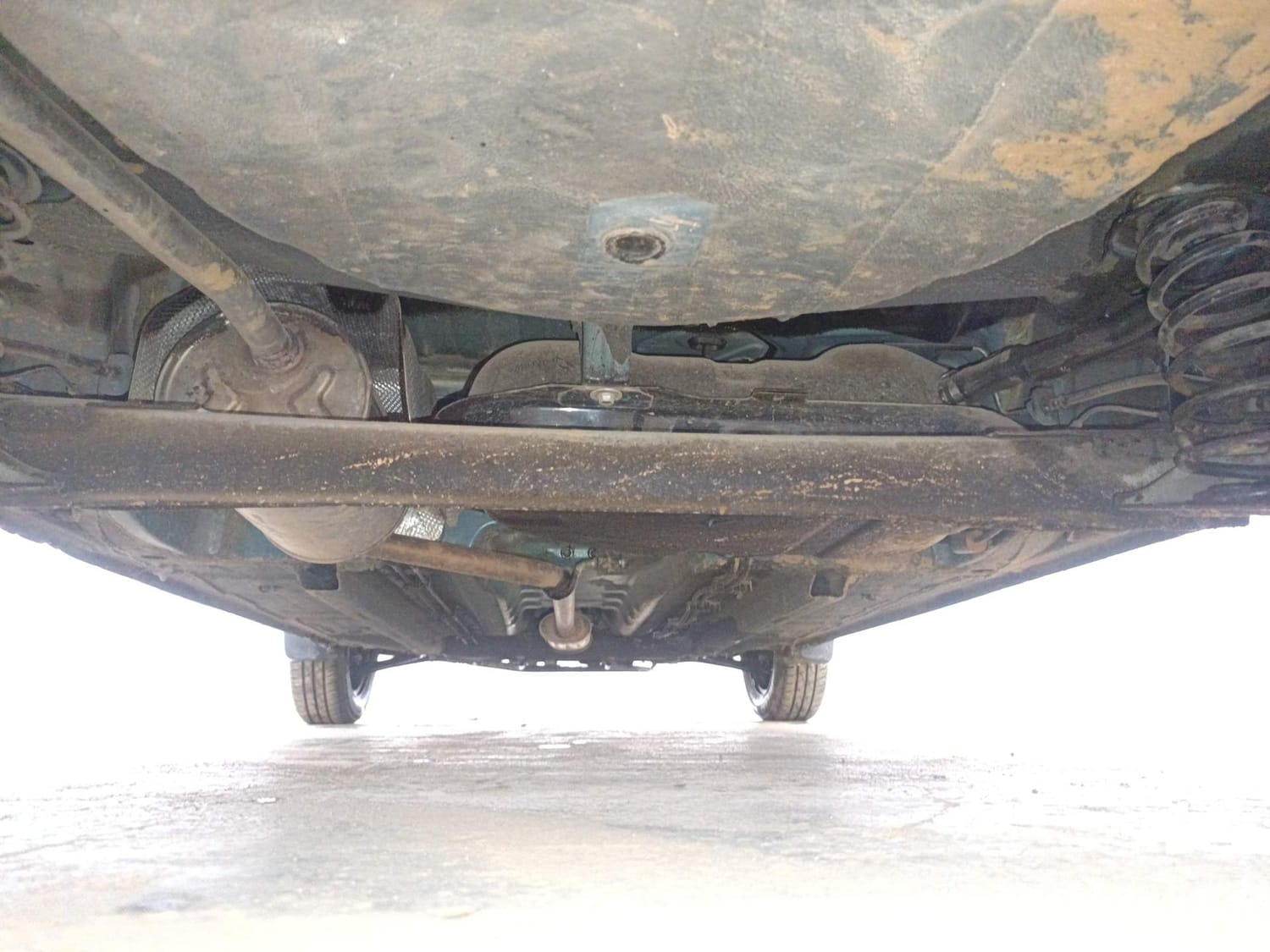 Used 2023 Renault Kwid RXL (O) 1.0 Petrol Manual extra REAR UNDERBODY VIEW (TAKEN FROM REAR)