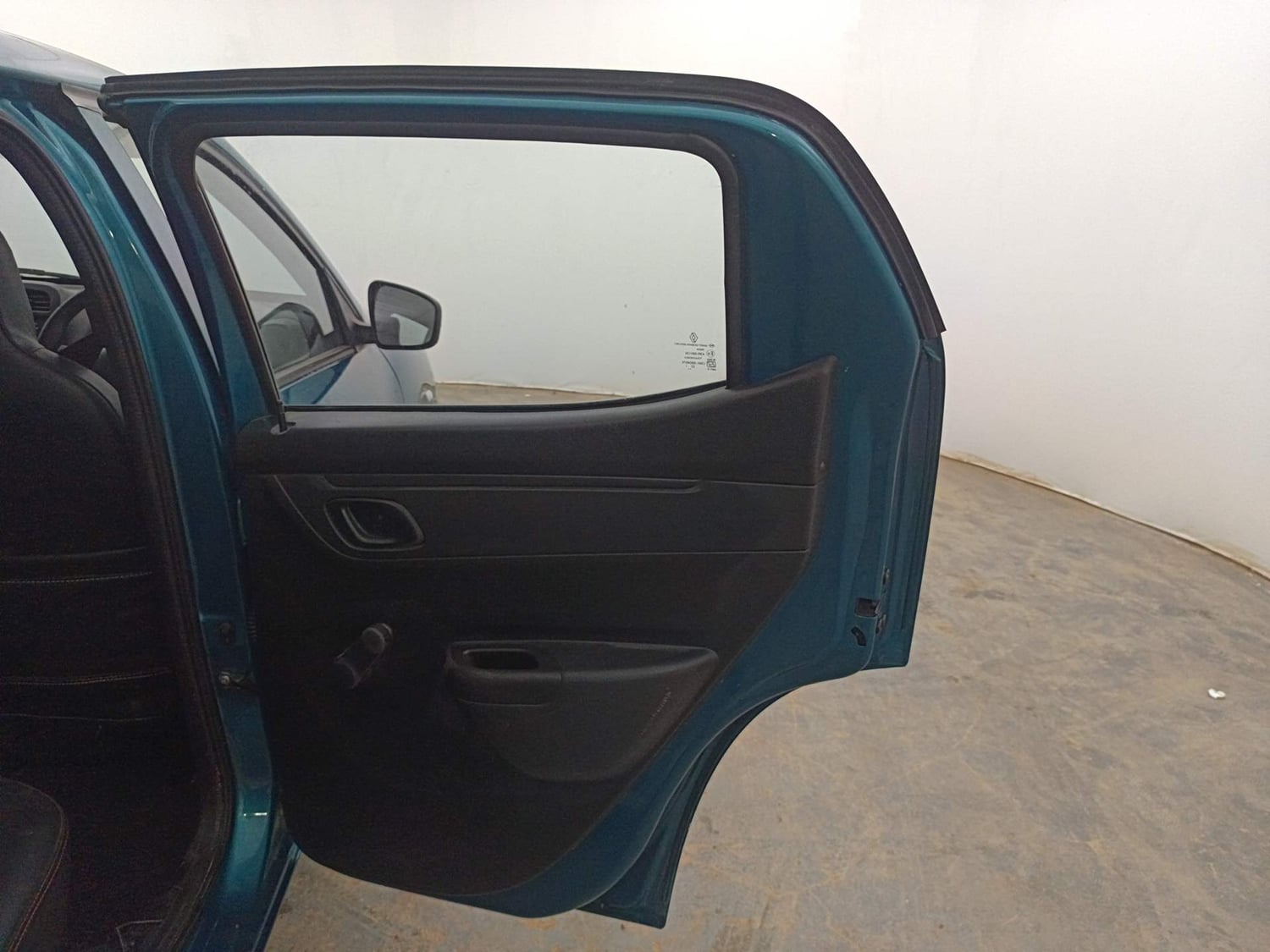 Used 2023 Renault Kwid RXL (O) 1.0 Petrol Manual interior RIGHT REAR DOOR OPEN VIEW