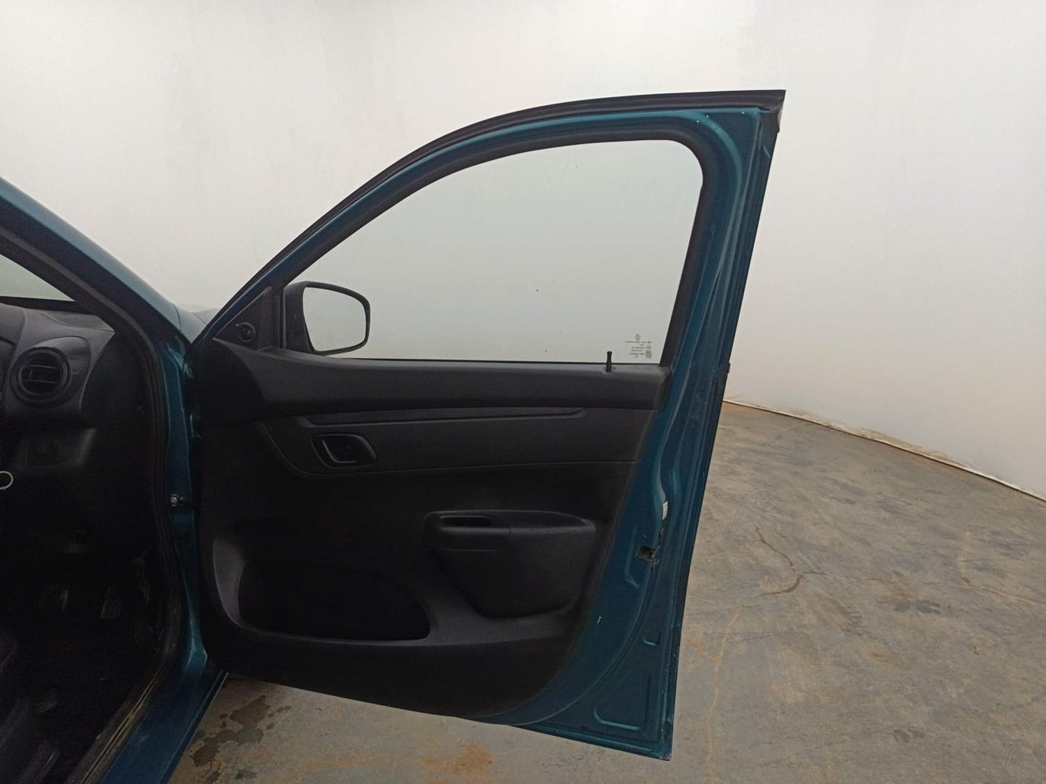 Used 2023 Renault Kwid RXL (O) 1.0 Petrol Manual interior RIGHT FRONT DOOR OPEN VIEW