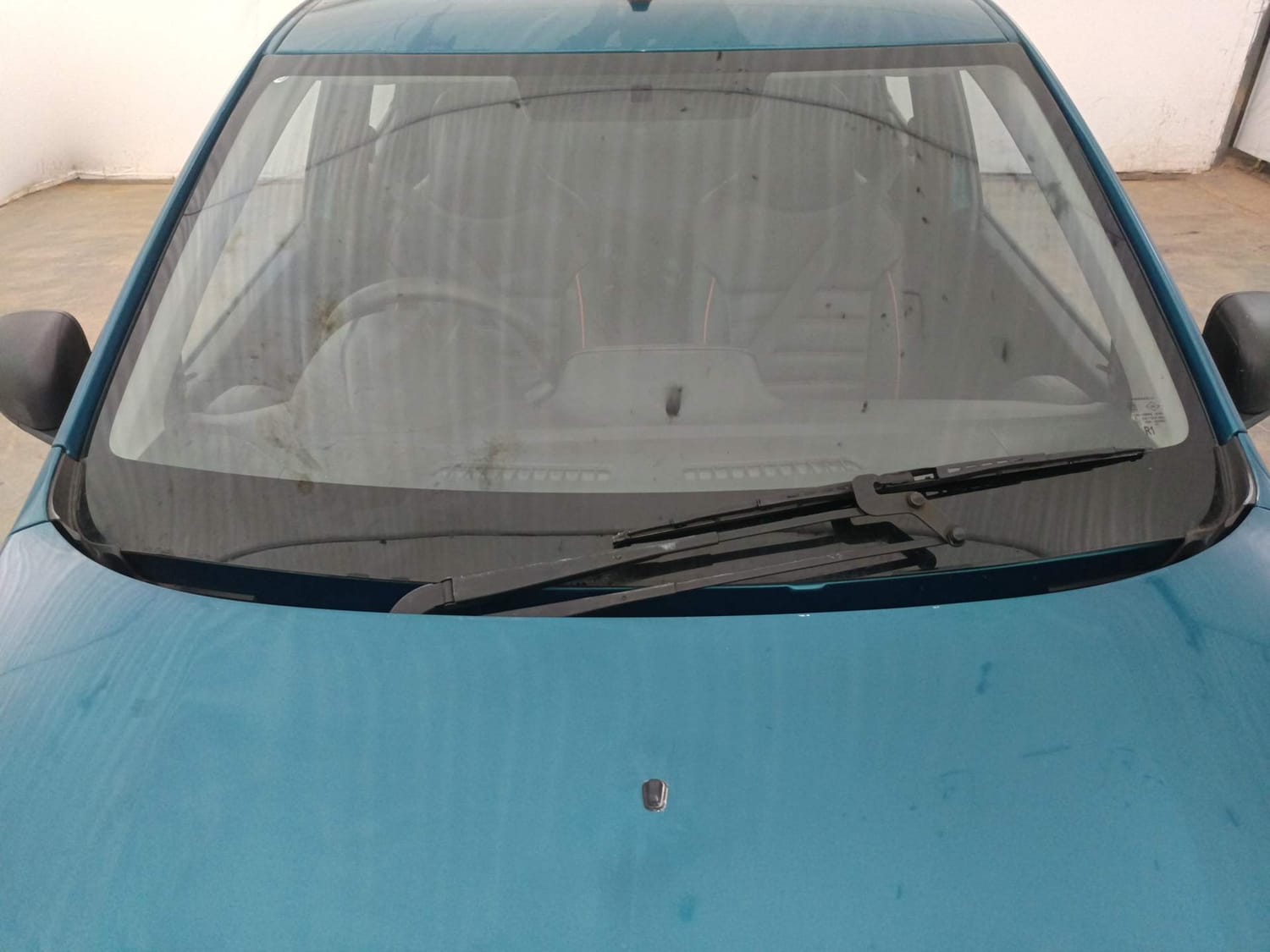 Used 2023 Renault Kwid RXL (O) 1.0 Petrol Manual exterior FRONT WINDSHIELD VIEW