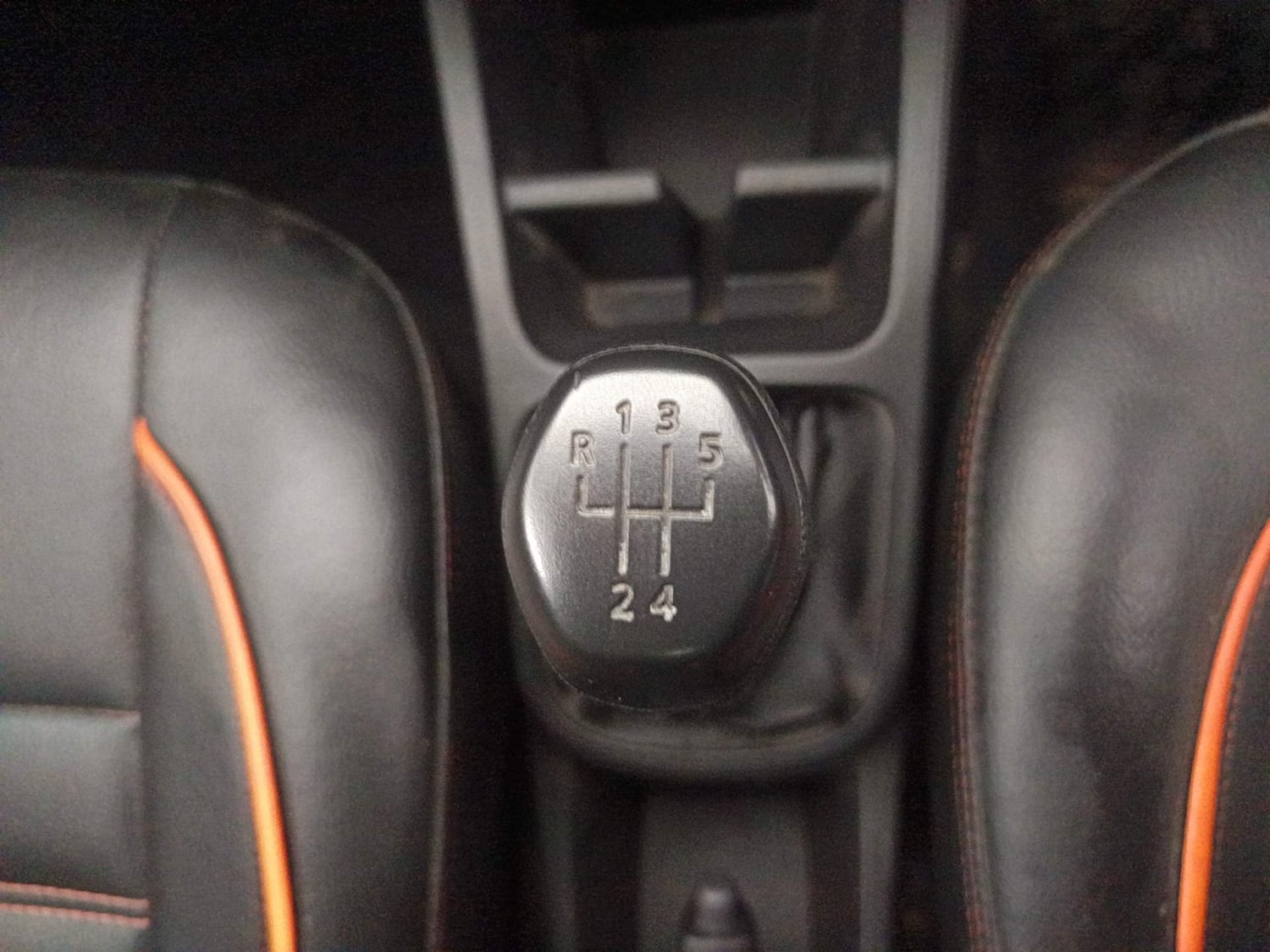 Used 2023 Renault Kwid RXL (O) 1.0 Petrol Manual interior GEAR  KNOB VIEW