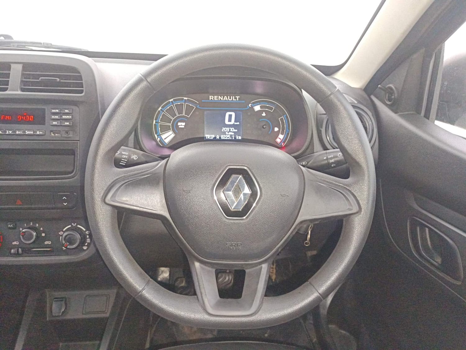 Used 2023 Renault Kwid RXL (O) 1.0 Petrol Manual interior STEERING VIEW