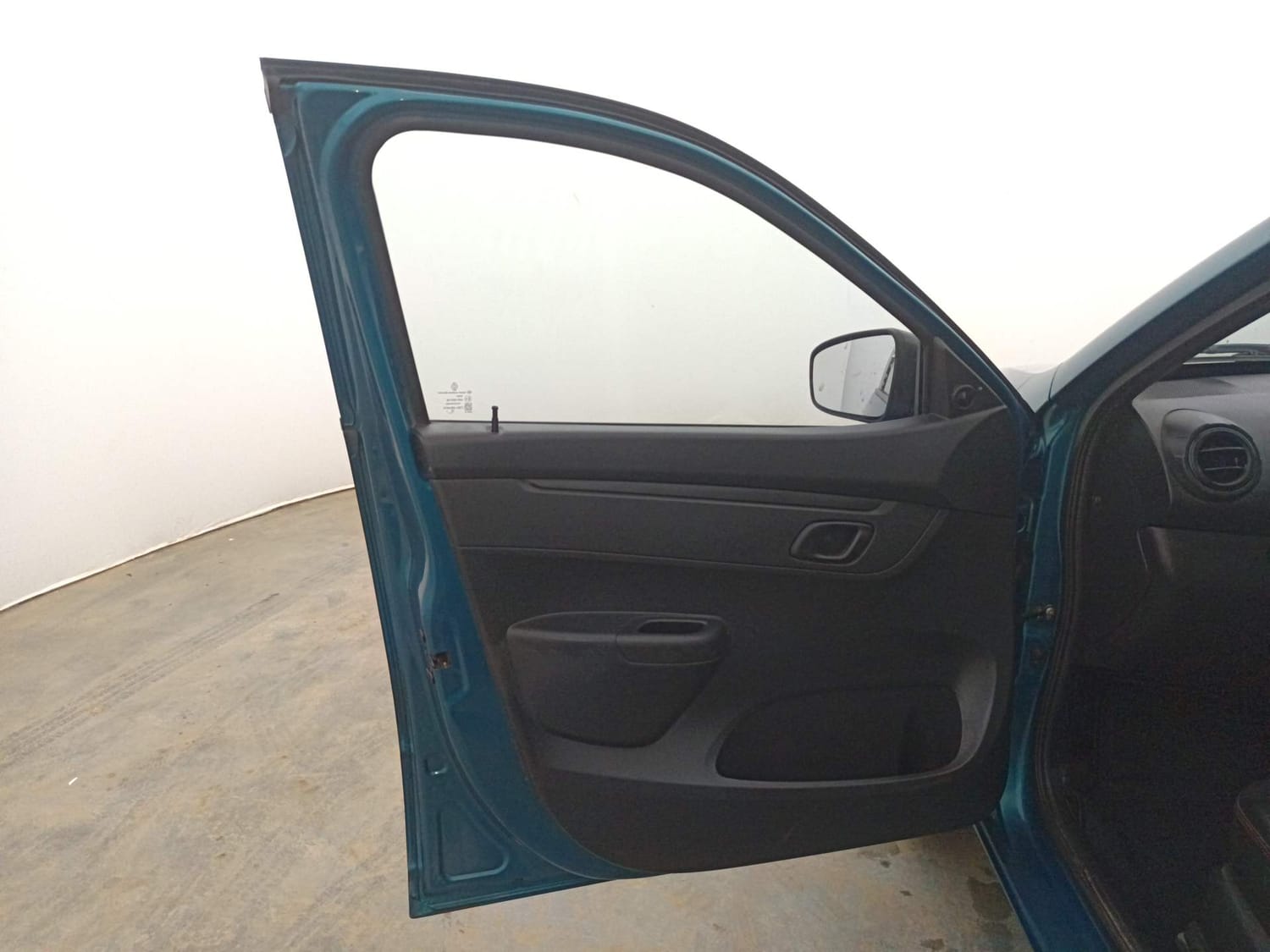 Used 2023 Renault Kwid RXL (O) 1.0 Petrol Manual interior LEFT FRONT DOOR OPEN VIEW