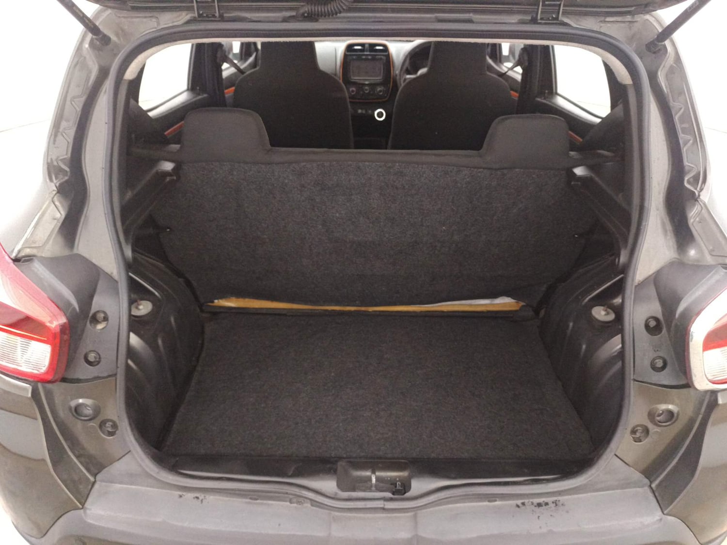 Used 2018 Renault Kwid CLIMBER 1.0 AMT Petrol Automatic interior DICKY INSIDE VIEW