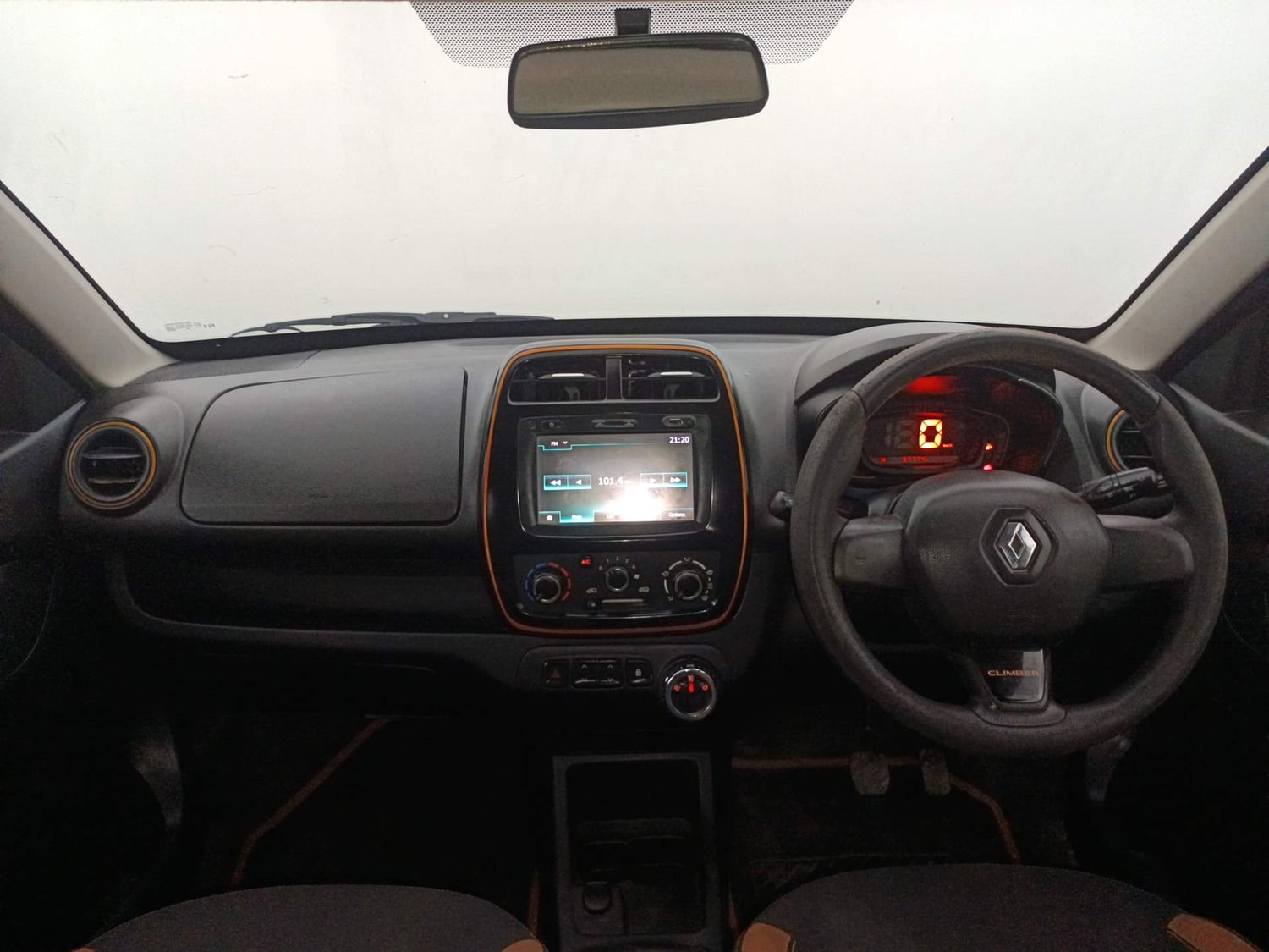 Used 2018 Renault Kwid CLIMBER 1.0 AMT Petrol Automatic interior DASHBOARD VIEW