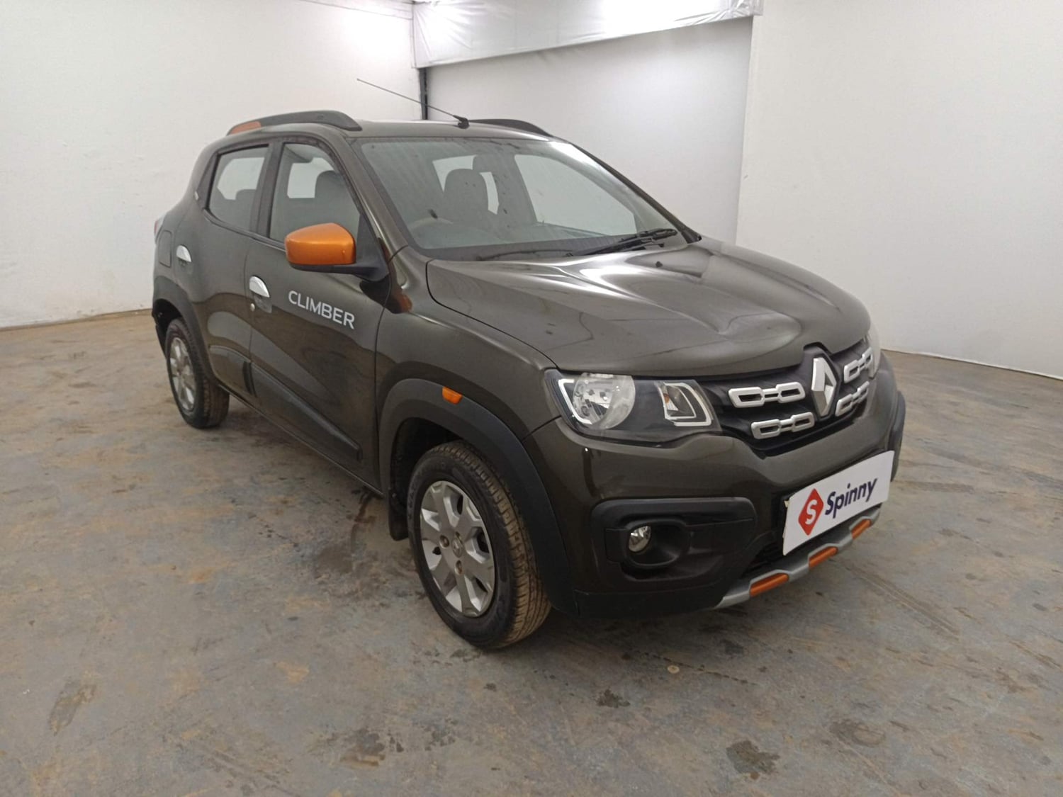 Used 2018 Renault Kwid CLIMBER 1.0 AMT Petrol Automatic exterior RIGHT FRONT CORNER VIEW