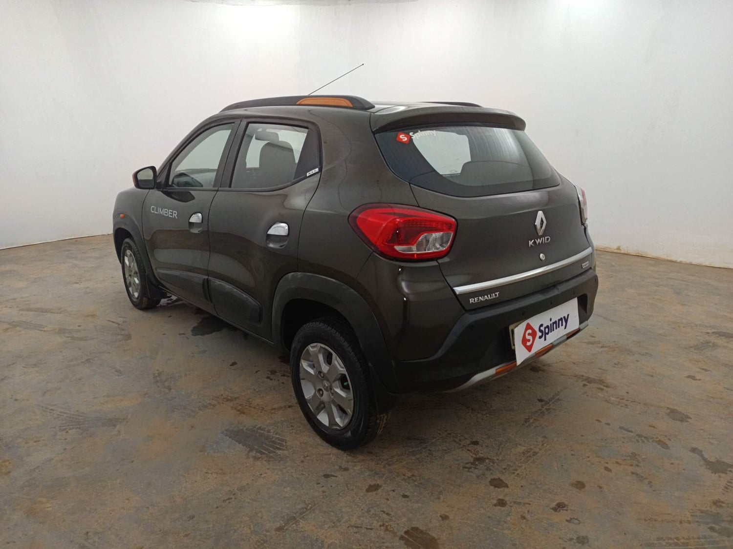 Used 2018 Renault Kwid CLIMBER 1.0 AMT Petrol Automatic exterior LEFT REAR CORNER VIEW