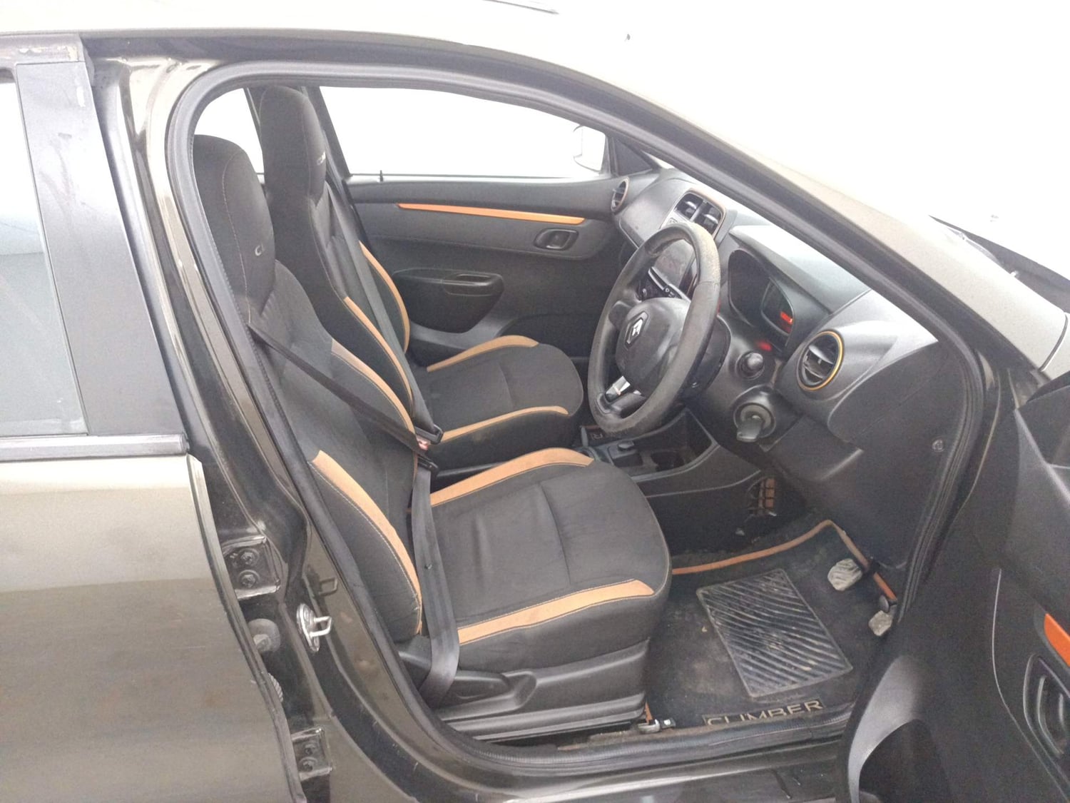 Used 2018 Renault Kwid CLIMBER 1.0 AMT Petrol Automatic interior RIGHT SIDE FRONT DOOR CABIN VIEW