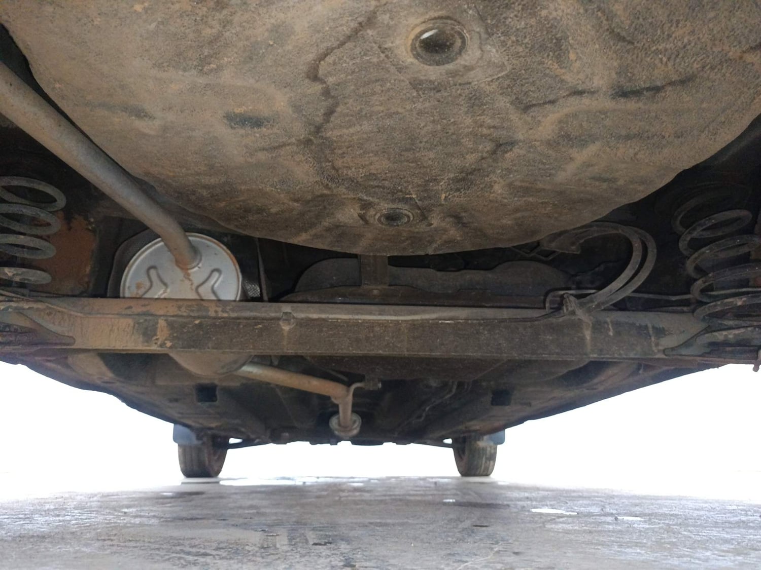 Used 2018 Renault Kwid CLIMBER 1.0 AMT Petrol Automatic extra REAR UNDERBODY VIEW (TAKEN FROM REAR)