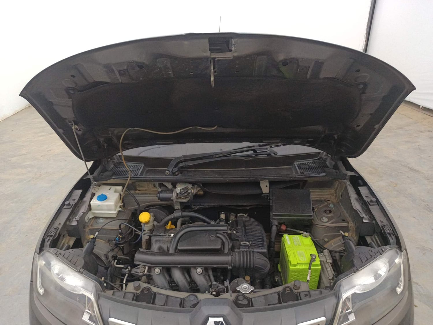 Used 2018 Renault Kwid CLIMBER 1.0 AMT Petrol Automatic engine ENGINE & BONNET OPEN FRONT VIEW