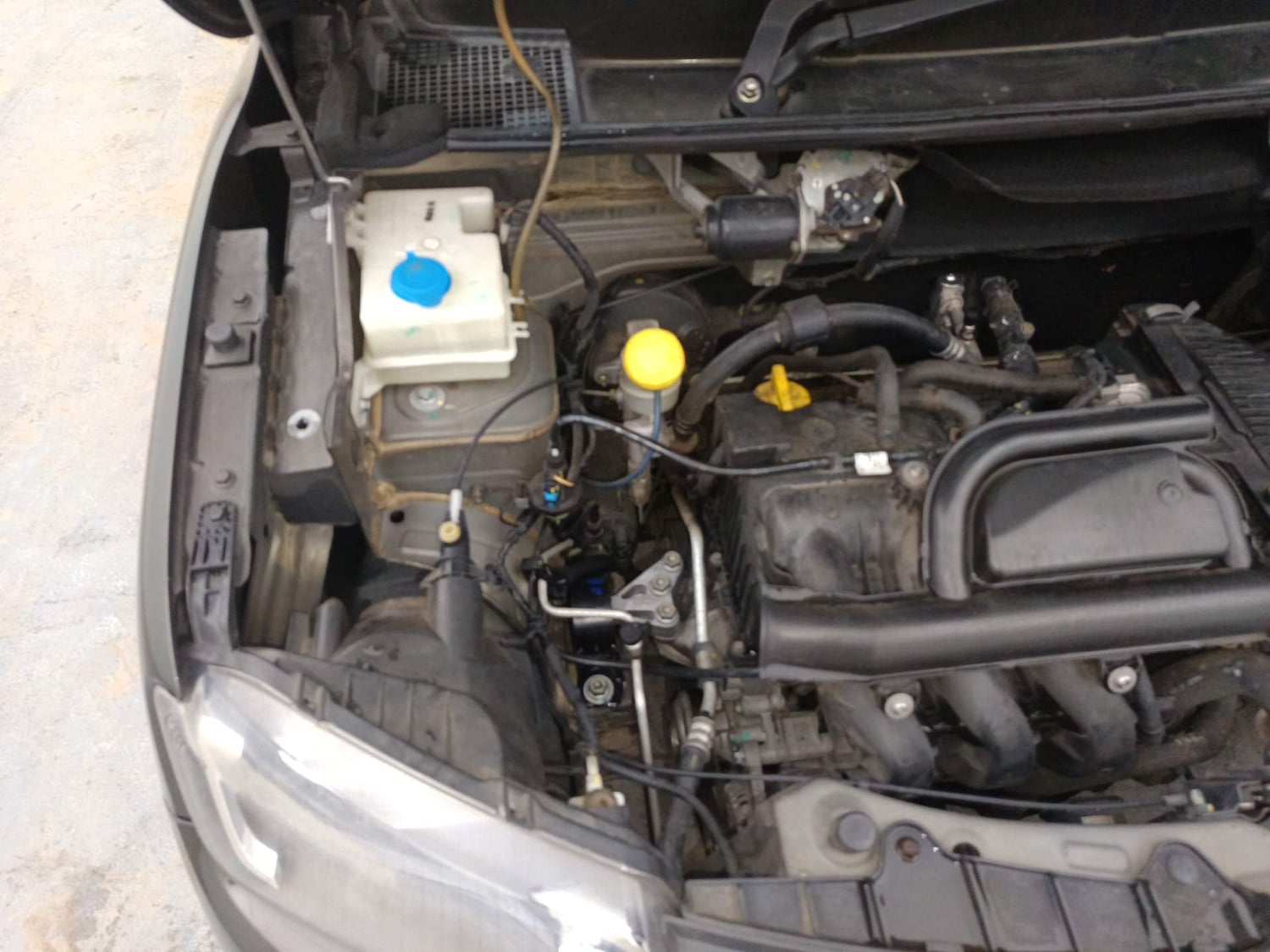 Used 2018 Renault Kwid CLIMBER 1.0 AMT Petrol Automatic engine ENGINE RIGHT SIDE VIEW